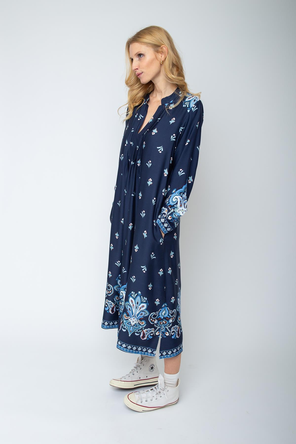 Tunika-Kleid mit Ornament-Print