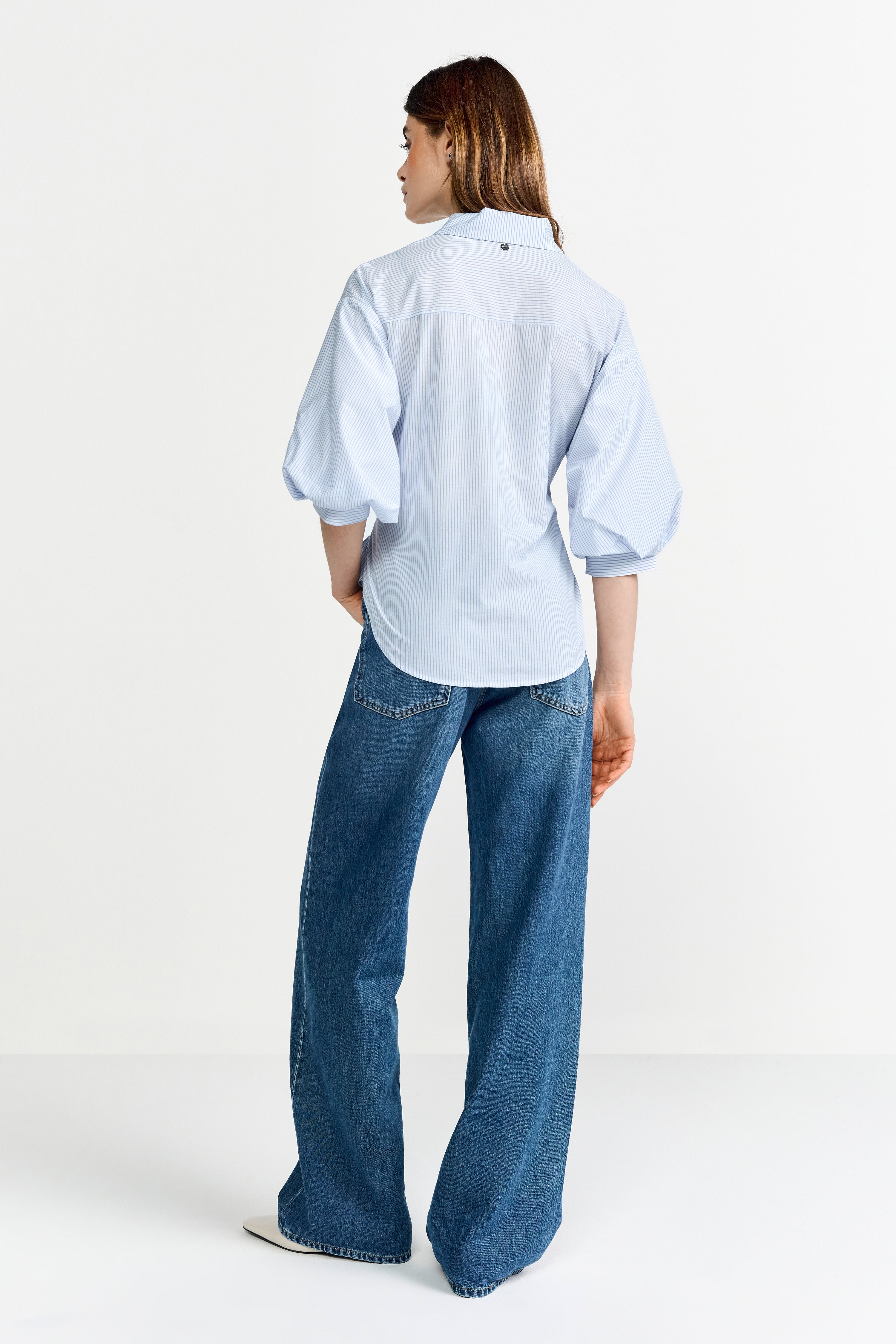 Wickelbluse mit zarten Streifen