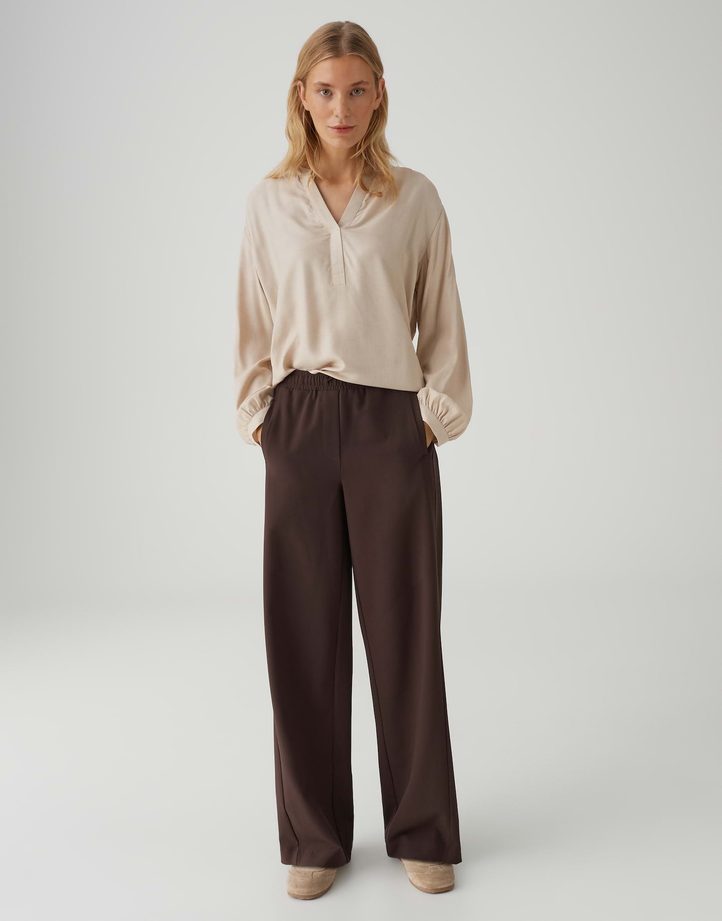 Feminine Bluse mit edlem Glanz