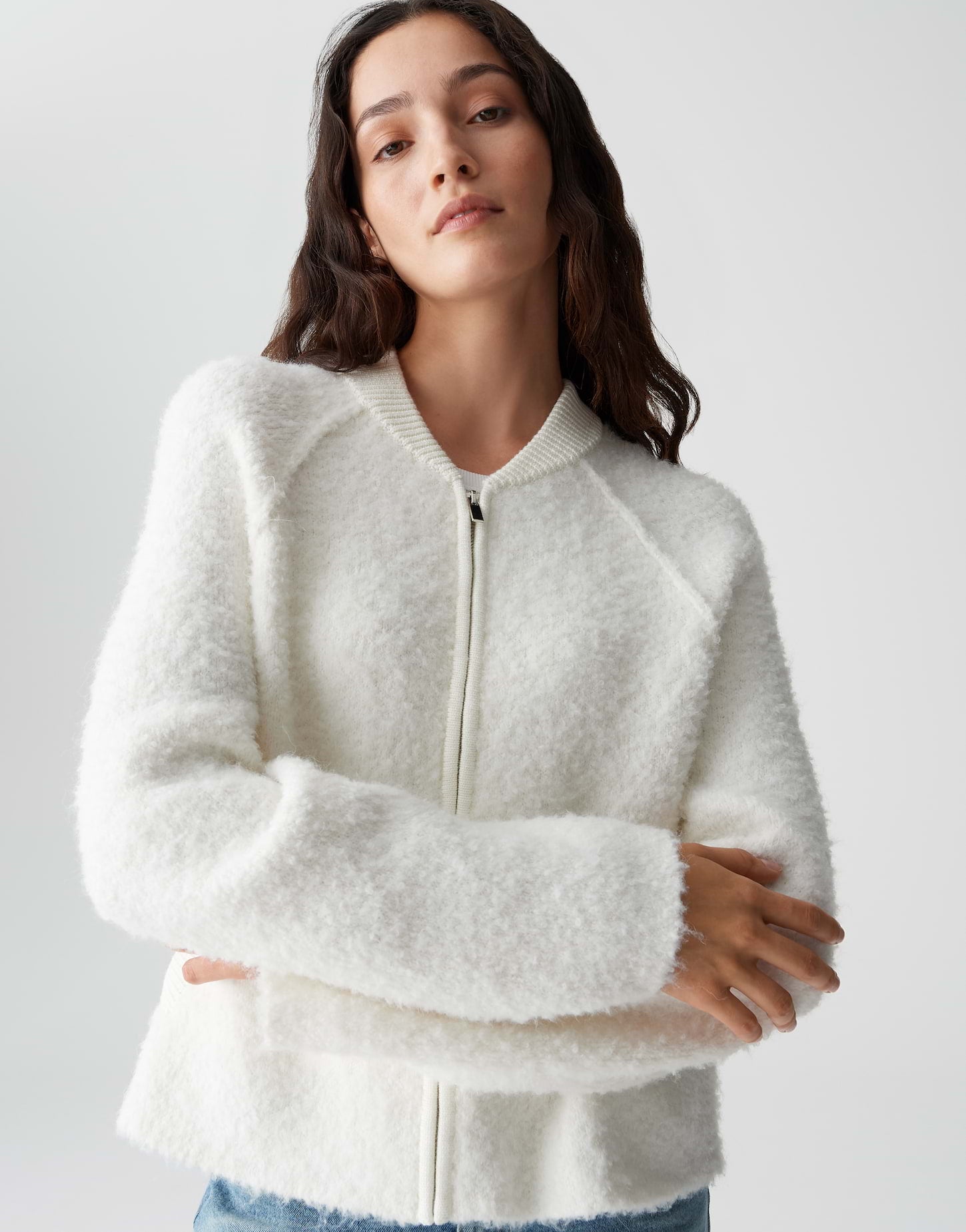 Strickjacke im Blousonstil aus softem Bouclé-Garn