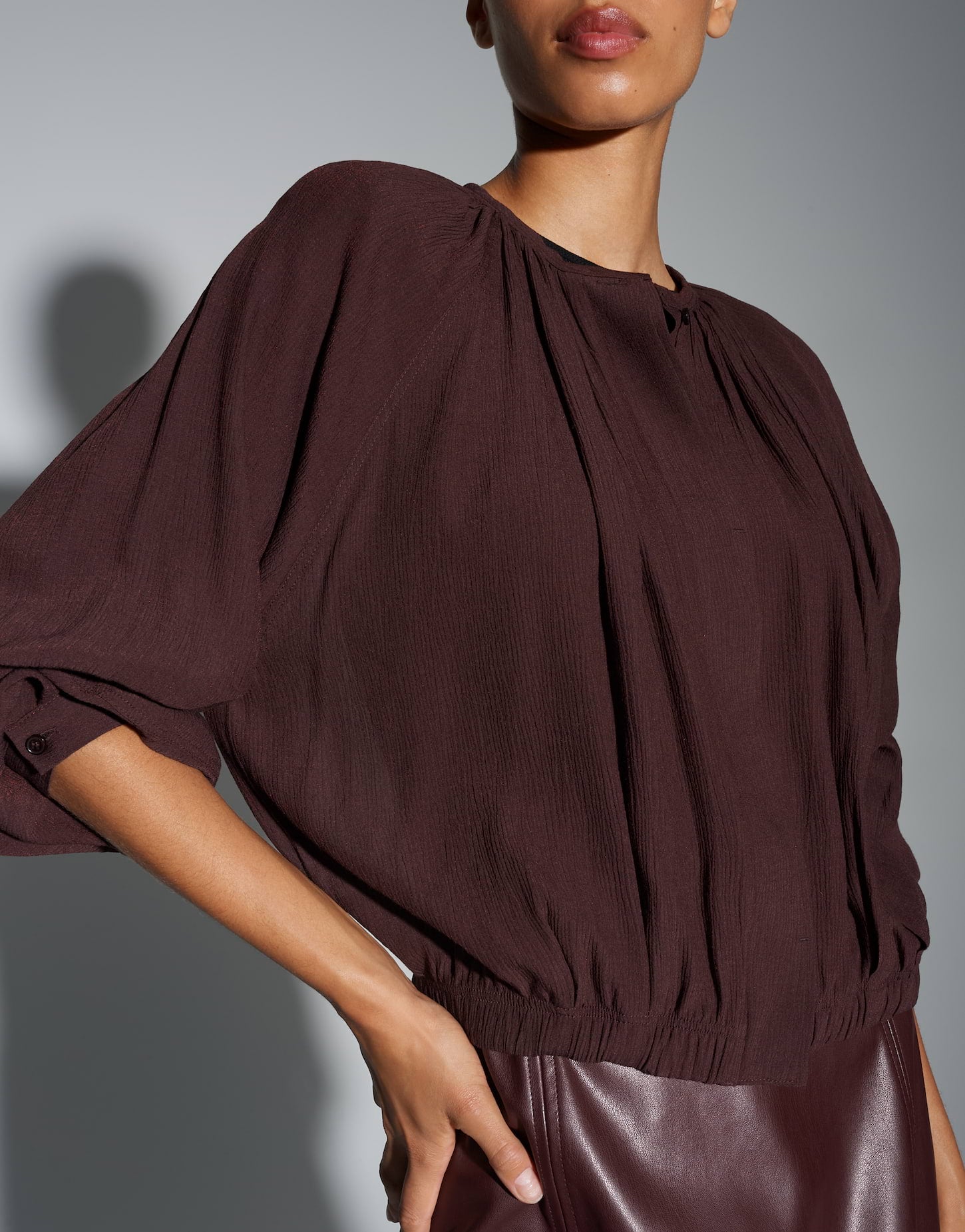 Luftige Crinkle-Bluse mit Ballonärmeln