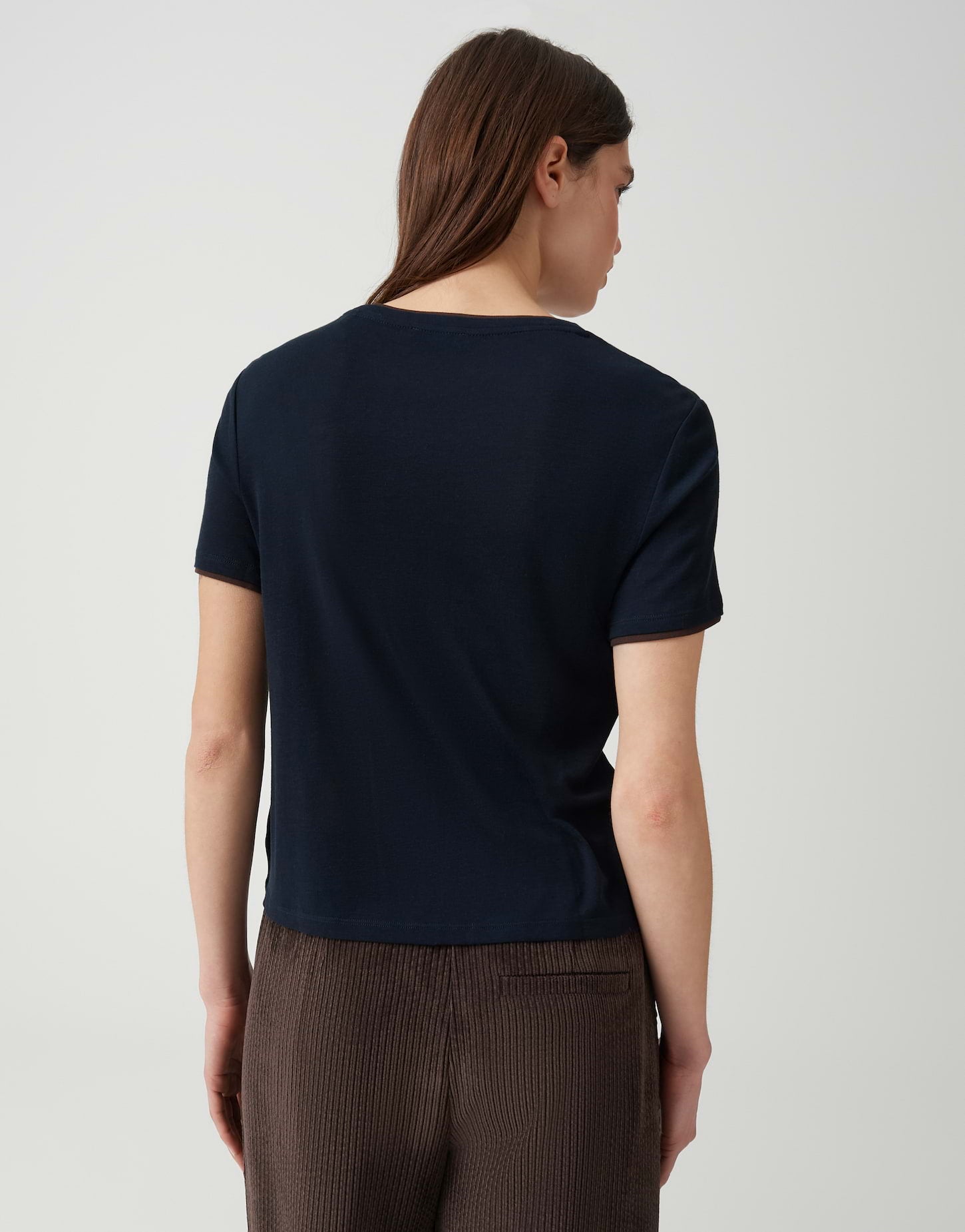 Lässiges Jersey-Shirt mit transparenten Paspel-Details