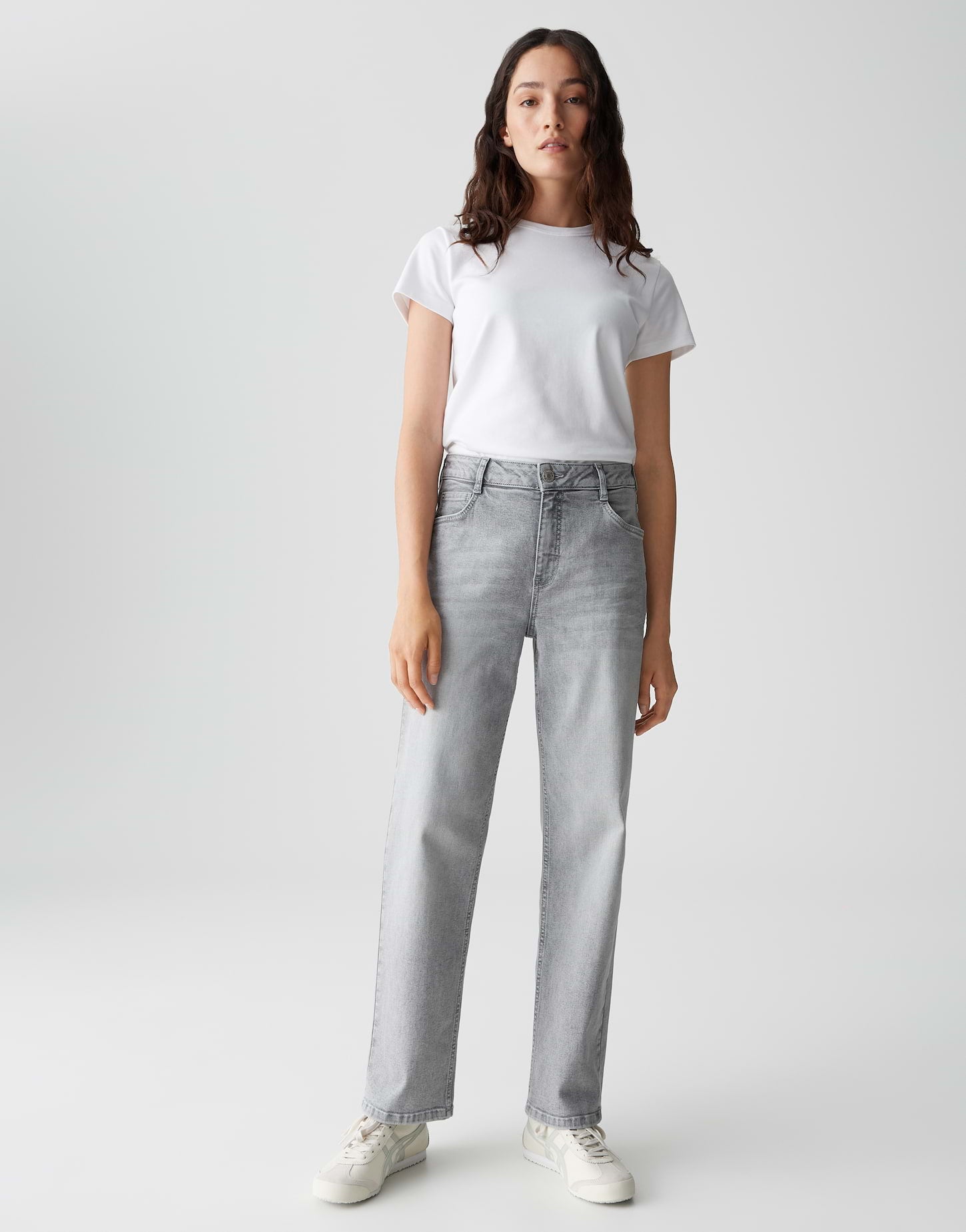 Cropped Straight Denim in Hellgrau