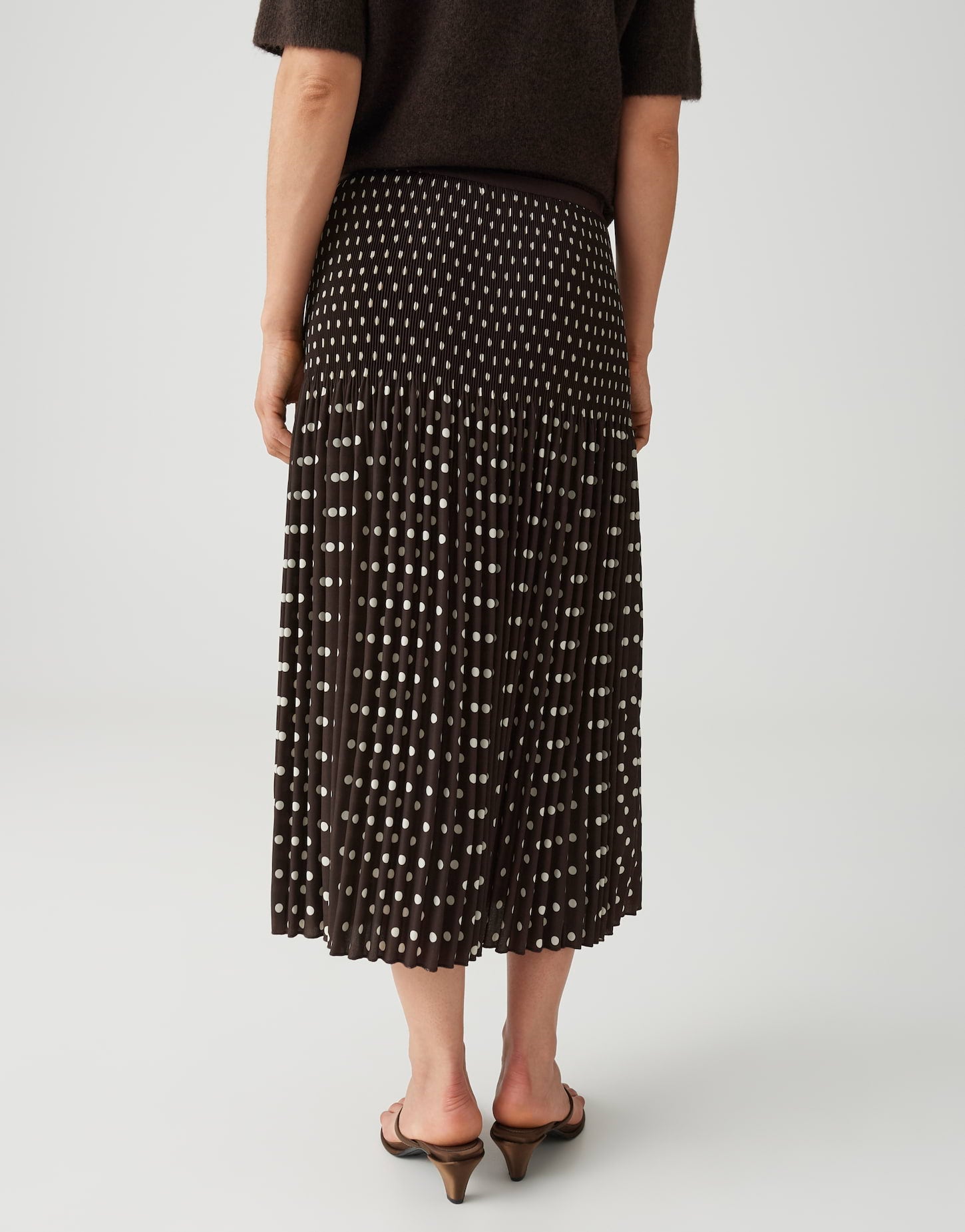 Eleganter Midi-Rock mit zartem Schimmer