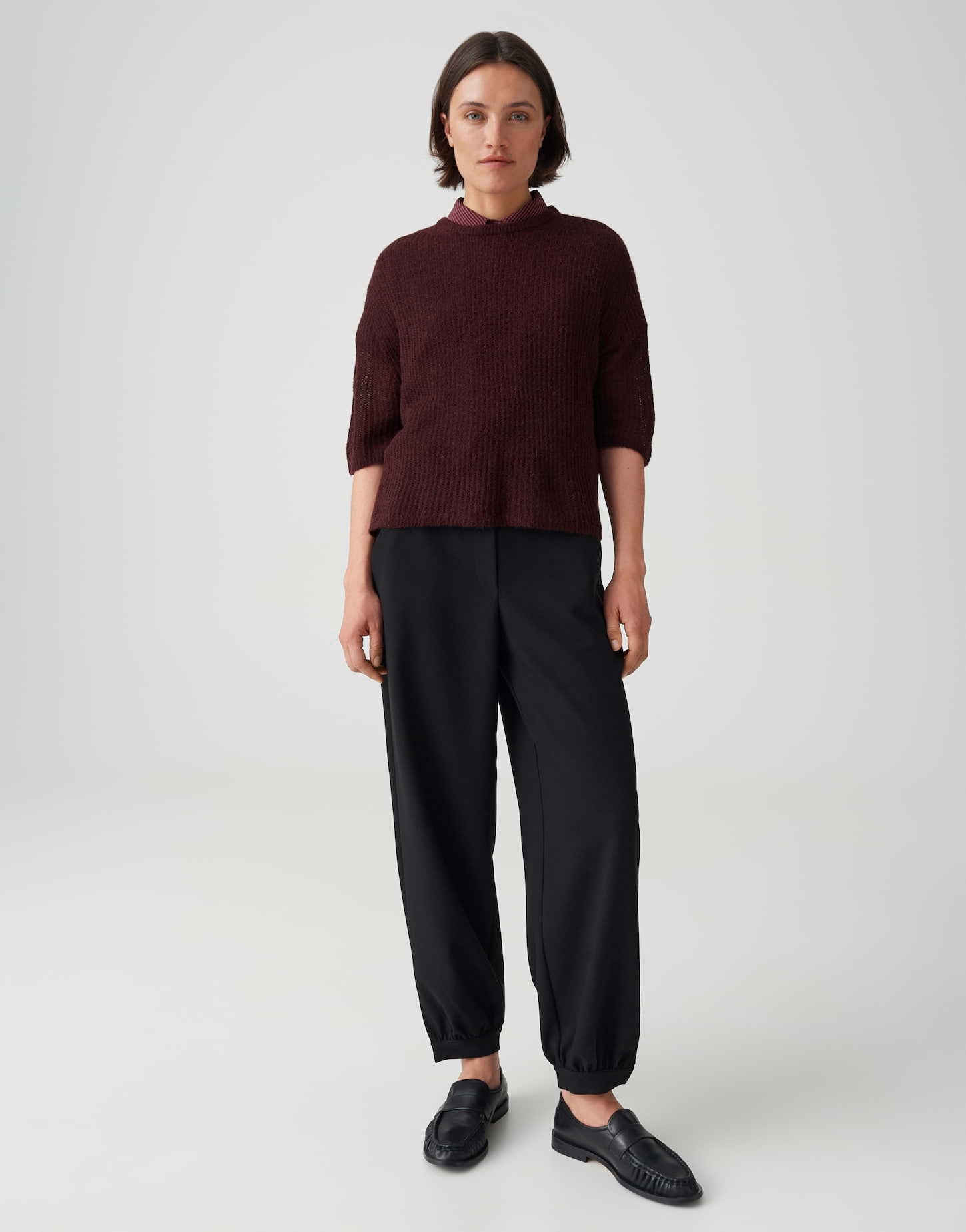 Dein luftiger Feinstrick-Pullover mit Seitenschlitzen