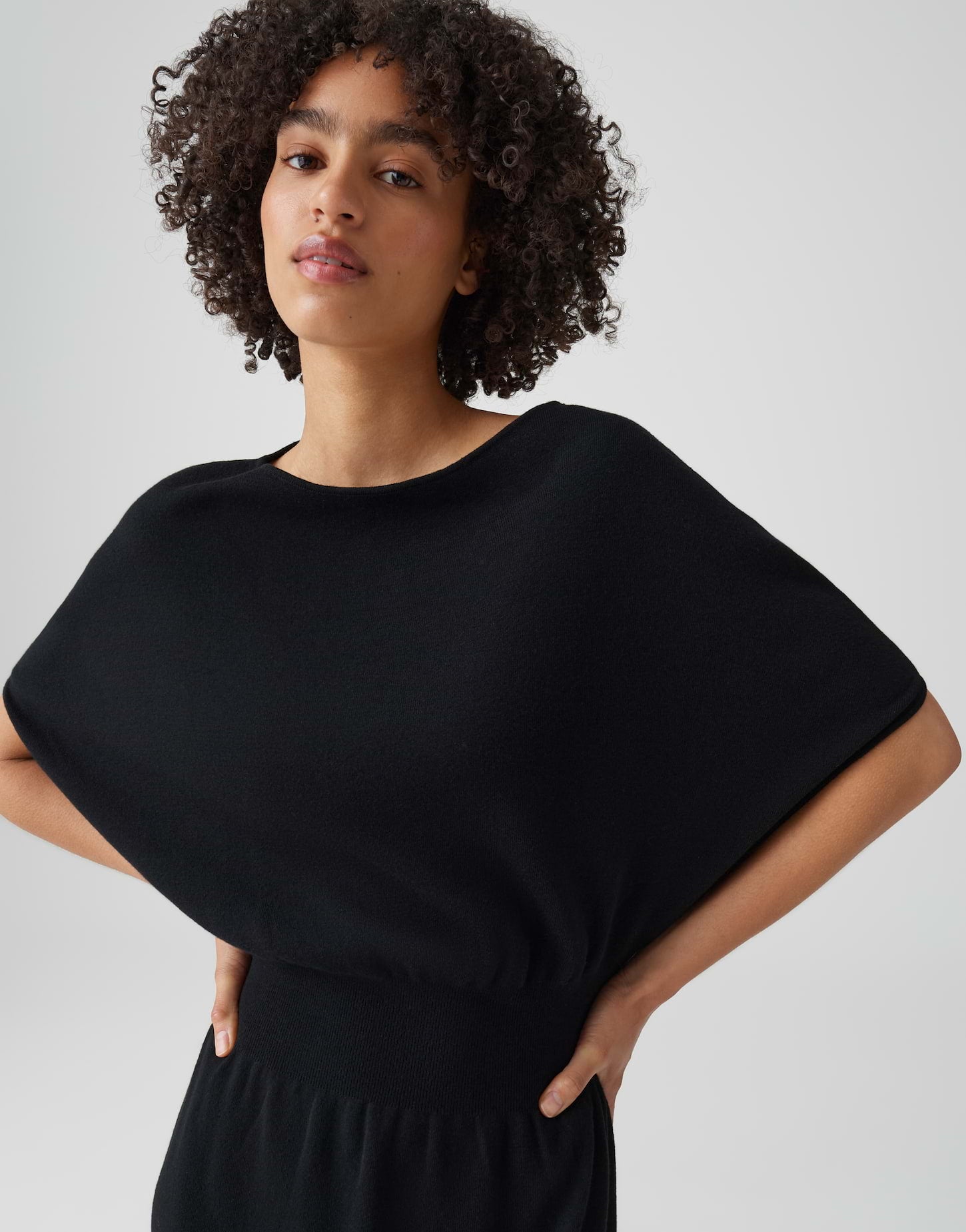 Das feminine Feinstrick-Kleid mit schmeichelhafter Silhouette