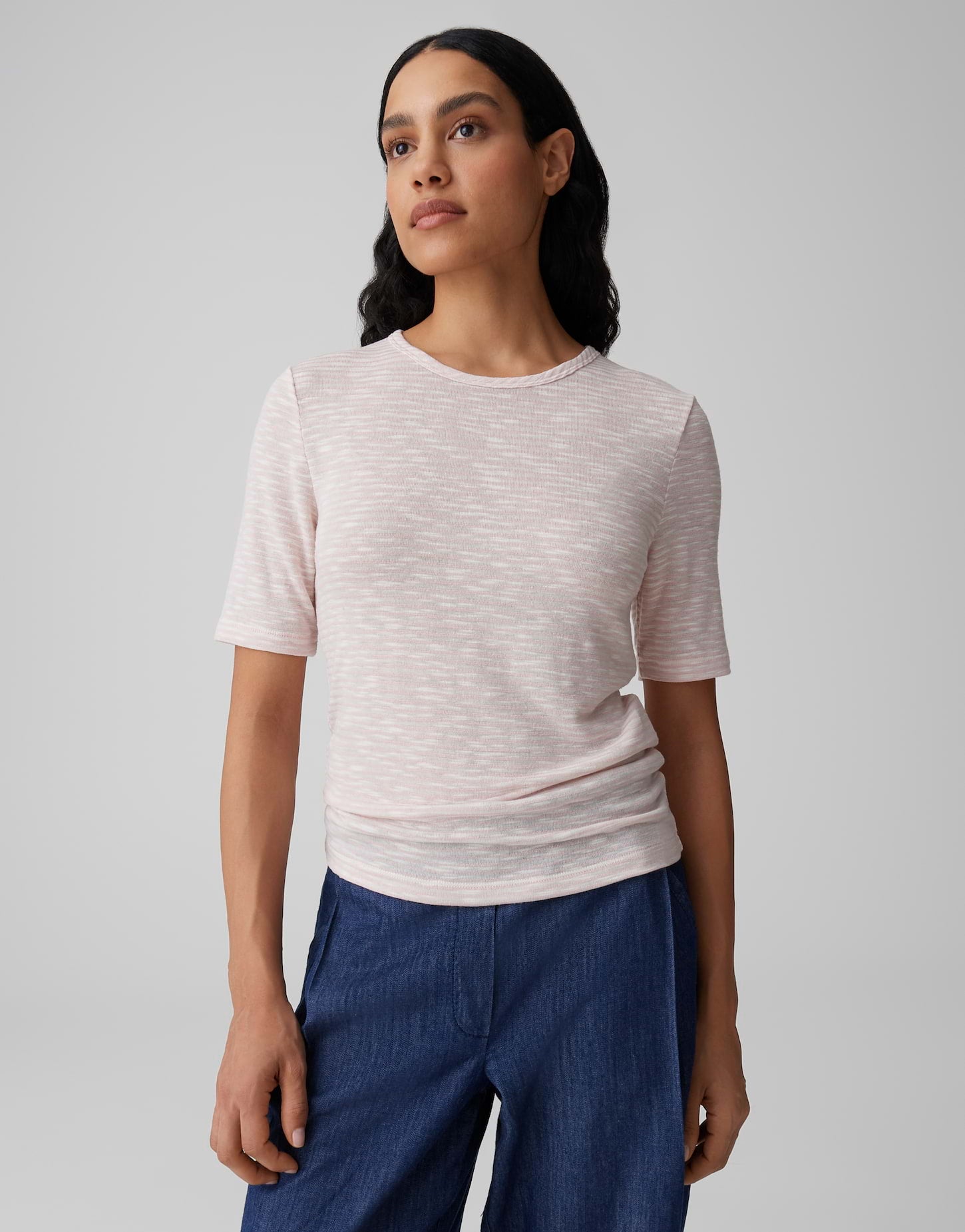 Figurbetontes Shirt in sanften Pastellstreifen