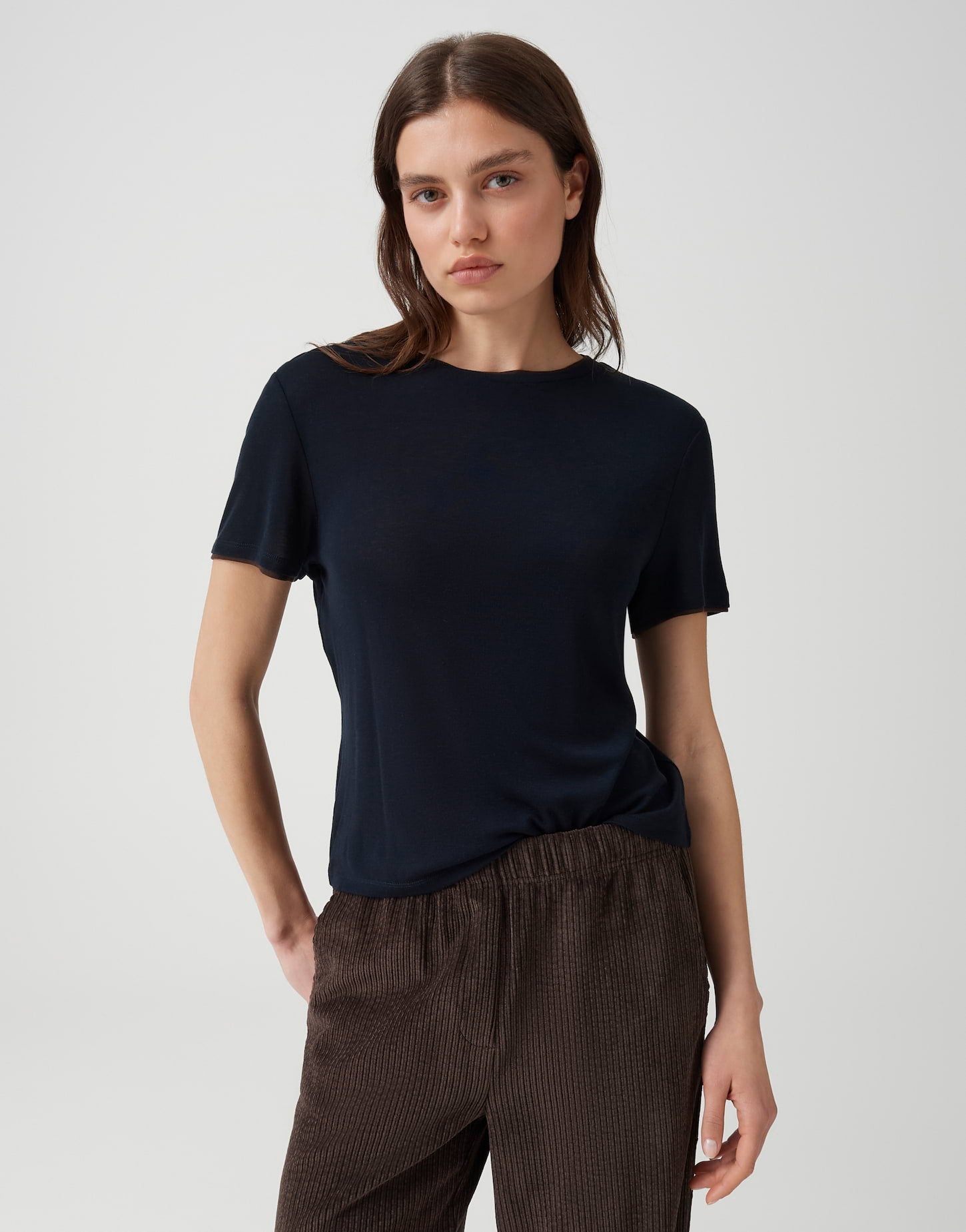 Lässiges Jersey-Shirt mit transparenten Paspel-Details