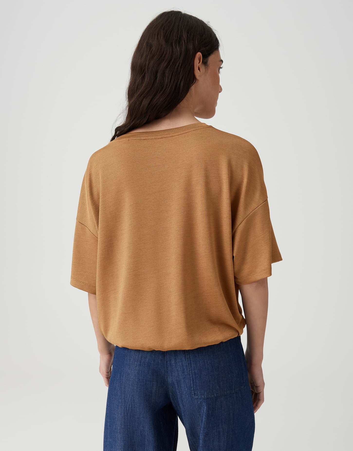 weich fließendes Shirt in O-Form