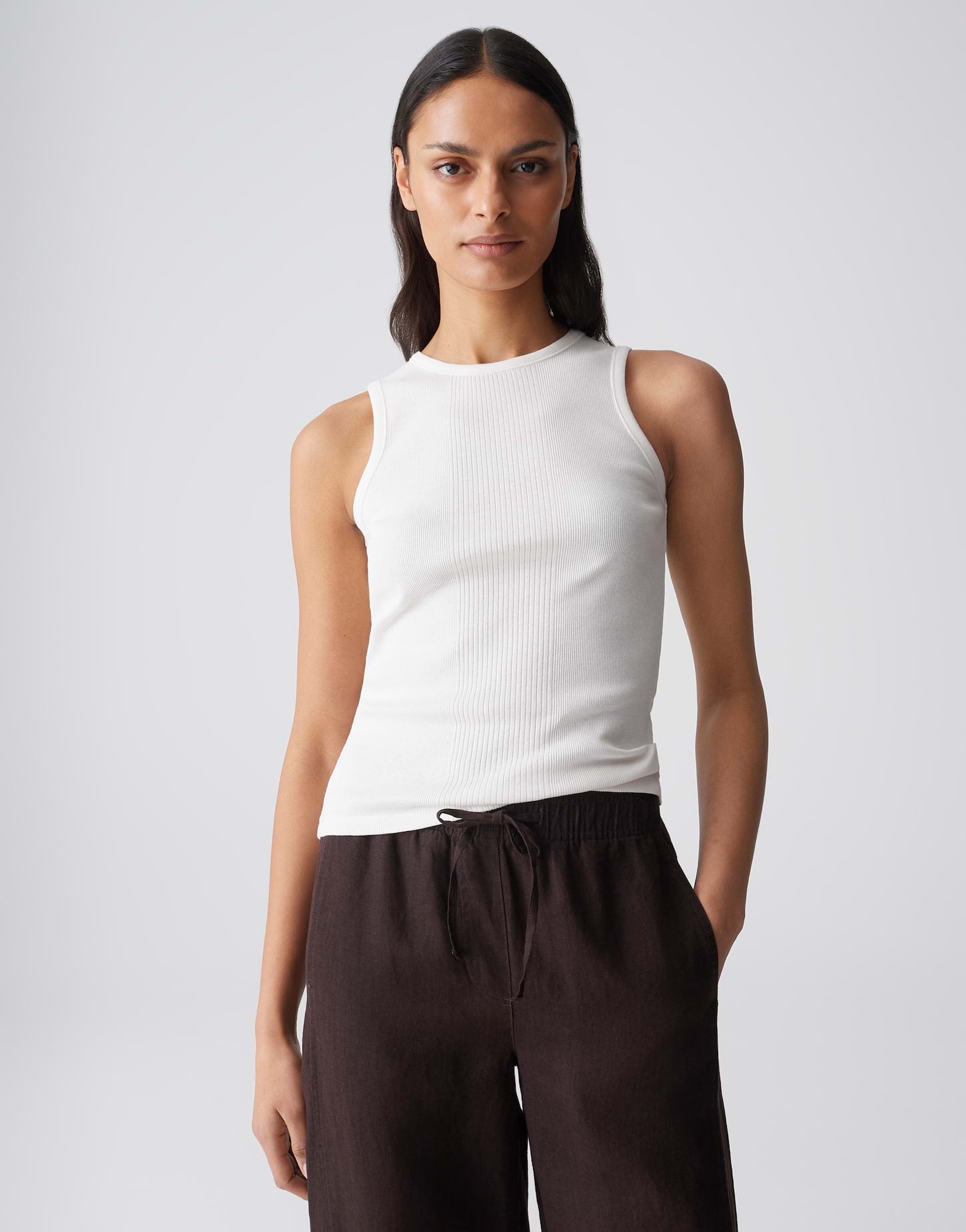 Dein perfektes Everyday-Tanktop in Braun & Weiß