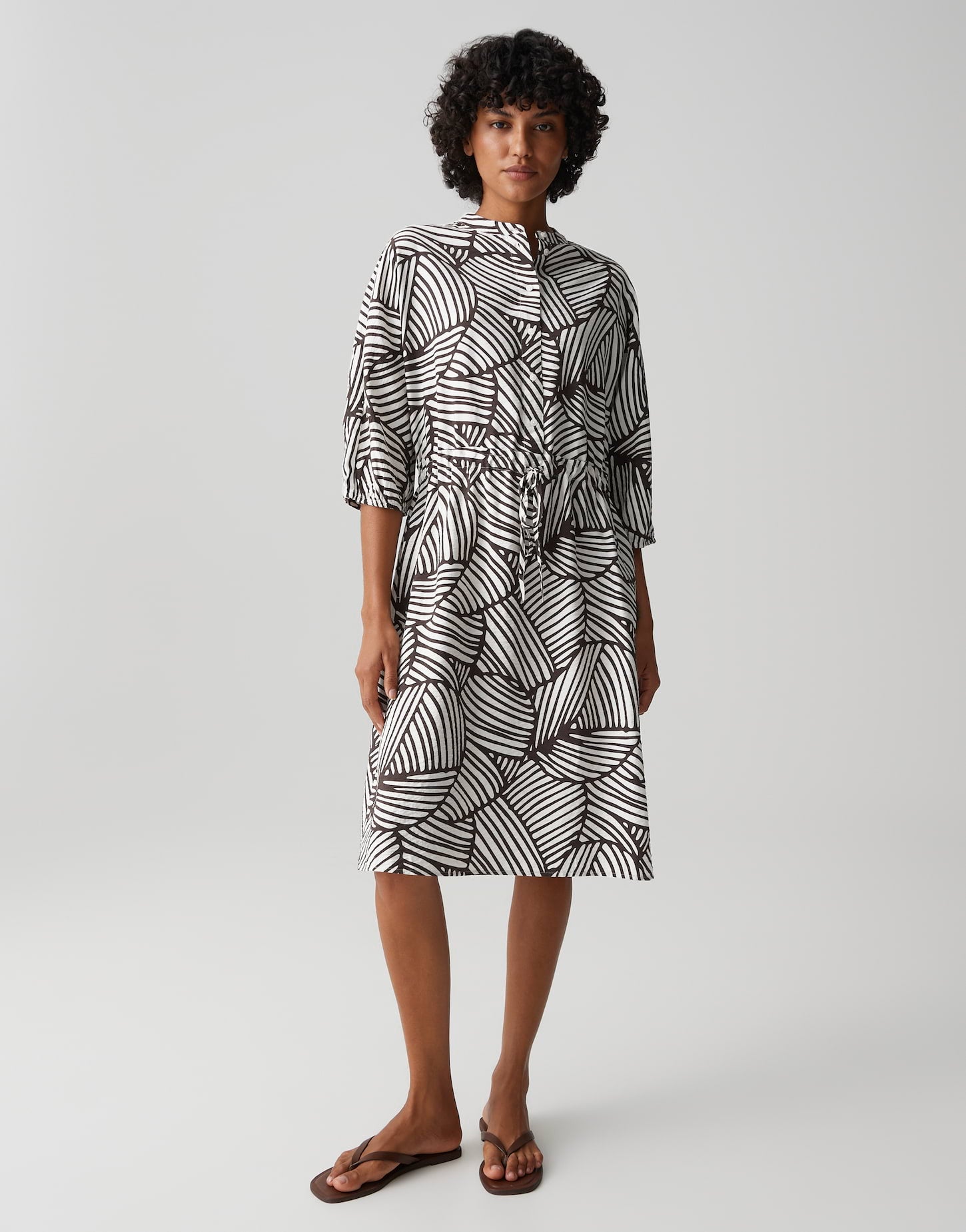  Das Botanical-Blusenkleid