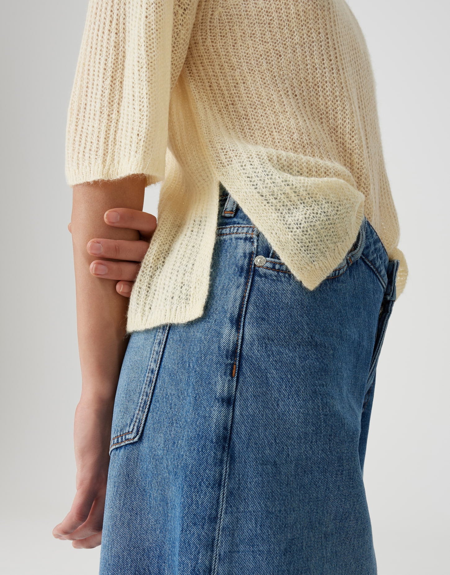Dein luftiger Feinstrick-Pullover mit Seitenschlitzen