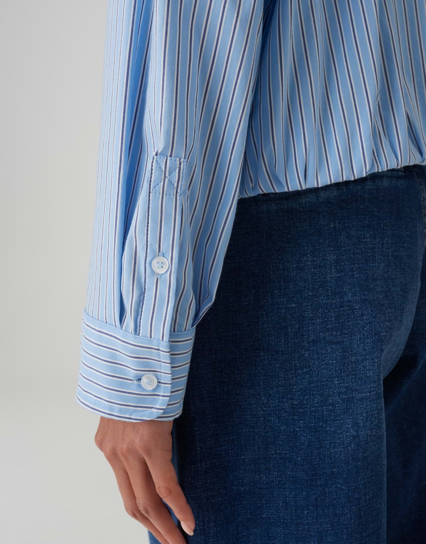 Lässiger Streifen-Look mit Ballon-Effekt