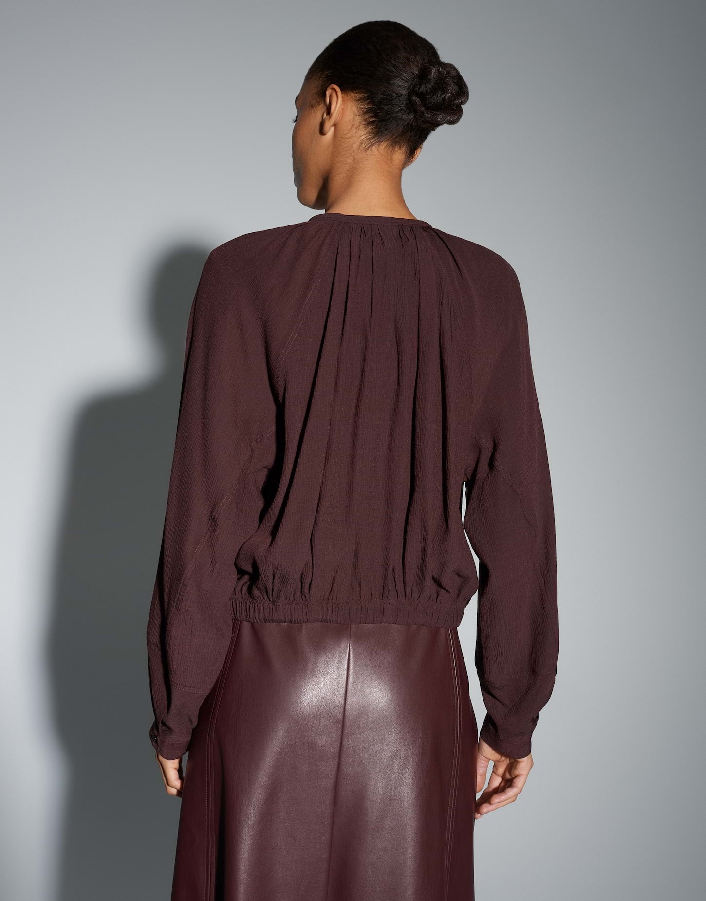 Luftige Crinkle-Bluse mit Ballonärmeln