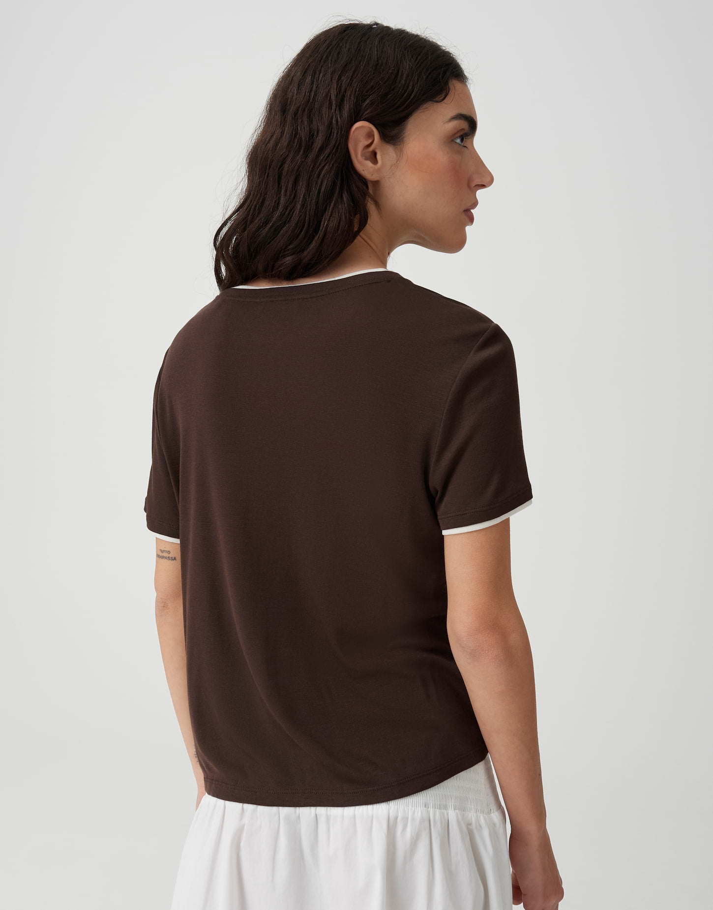 Lässiges Jersey-Shirt mit transparenten Paspel-Details