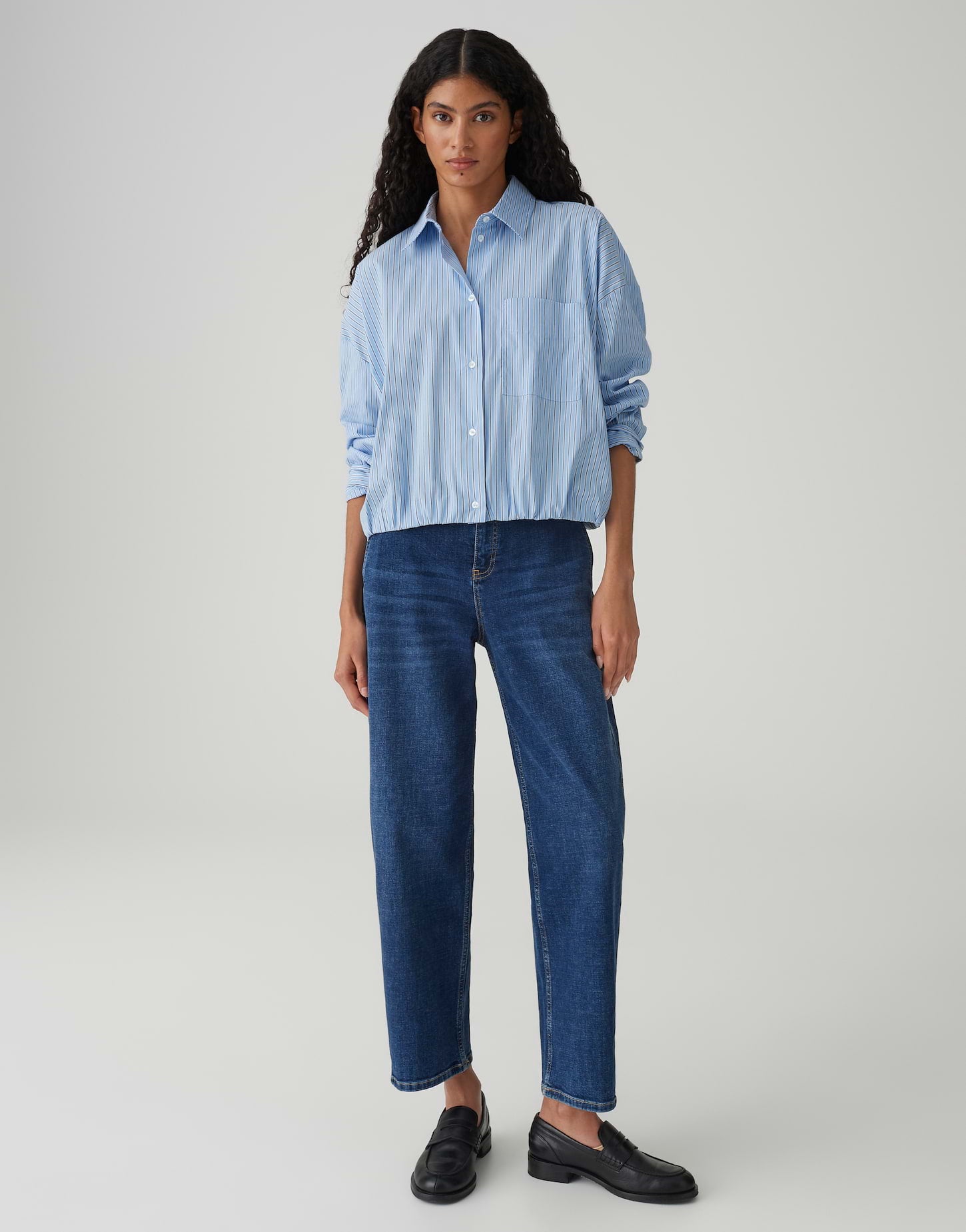 Lässiger Streifen-Look mit Ballon-Effekt