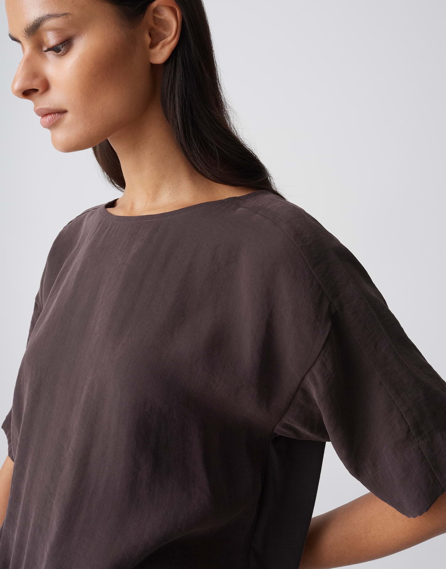 Dein weich fließendes Shirt mit mattem Glanz