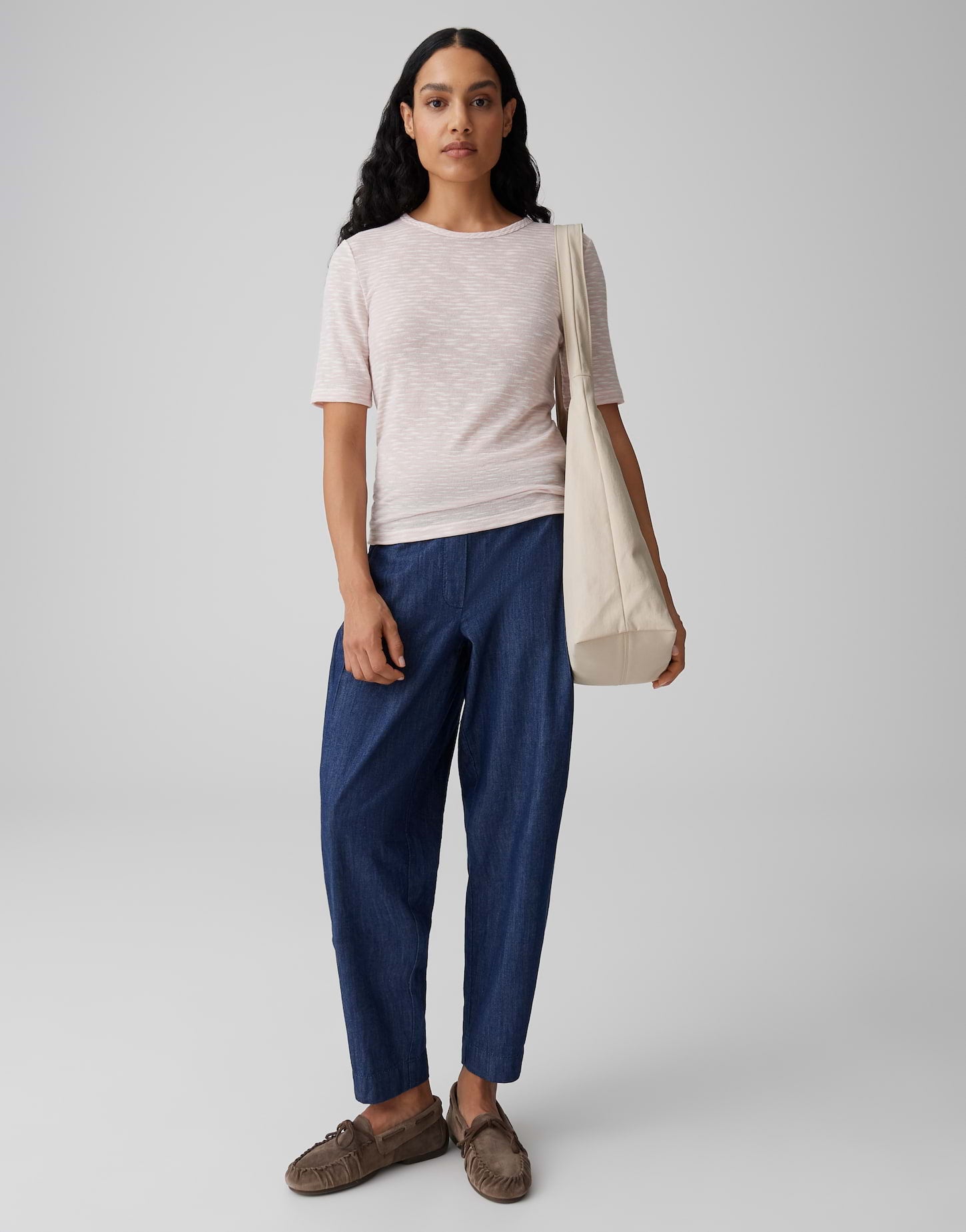 Figurbetontes Shirt in sanften Pastellstreifen