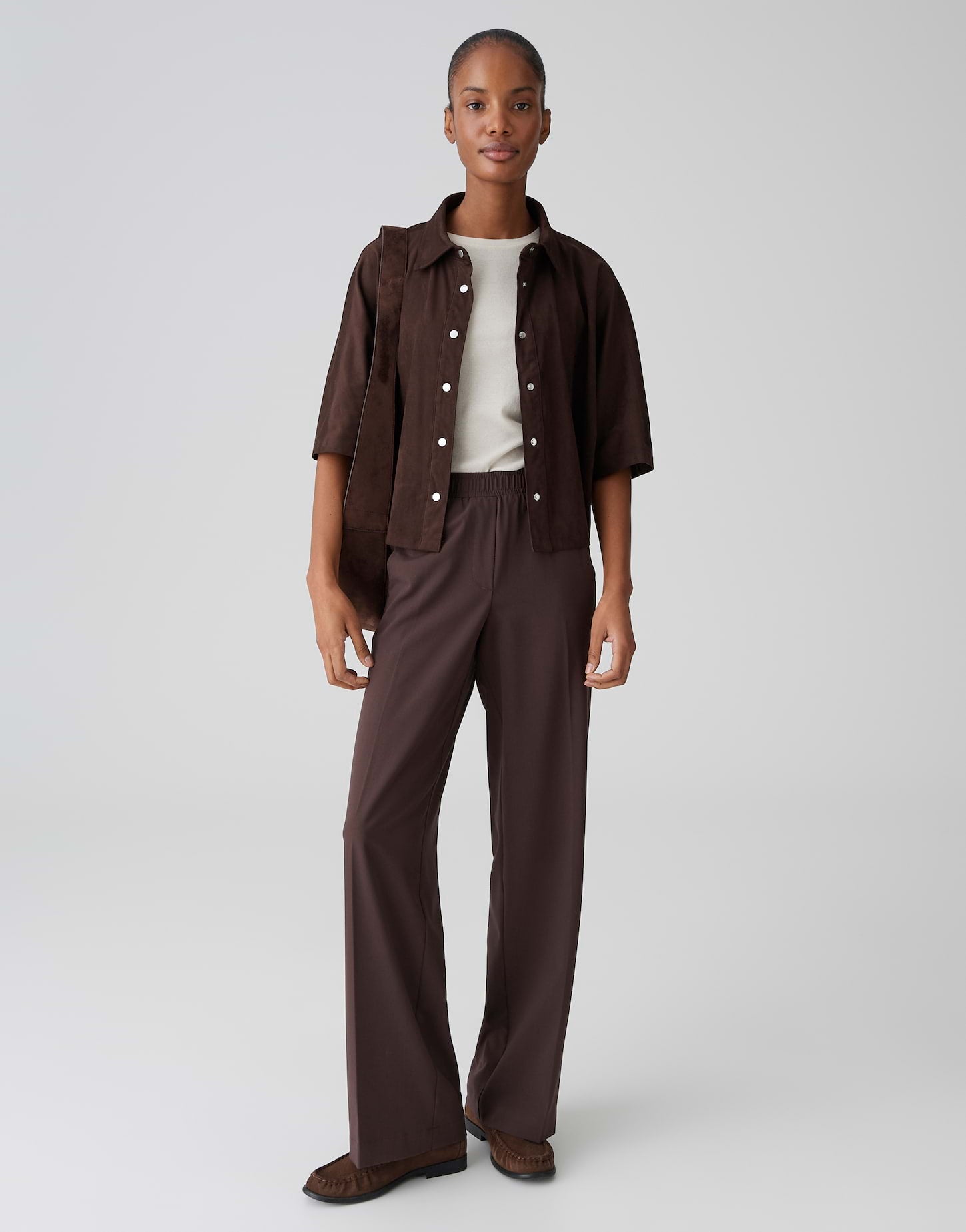 Smarter Velours-Look mit modernem Volumen