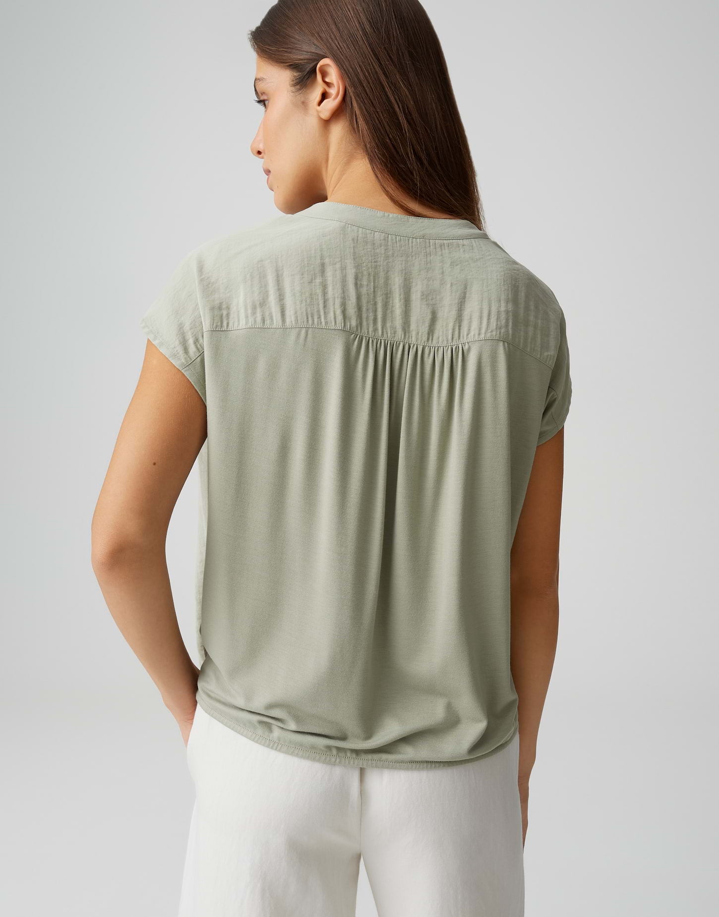 Fließende Bluse mit edlen Falten-Details
