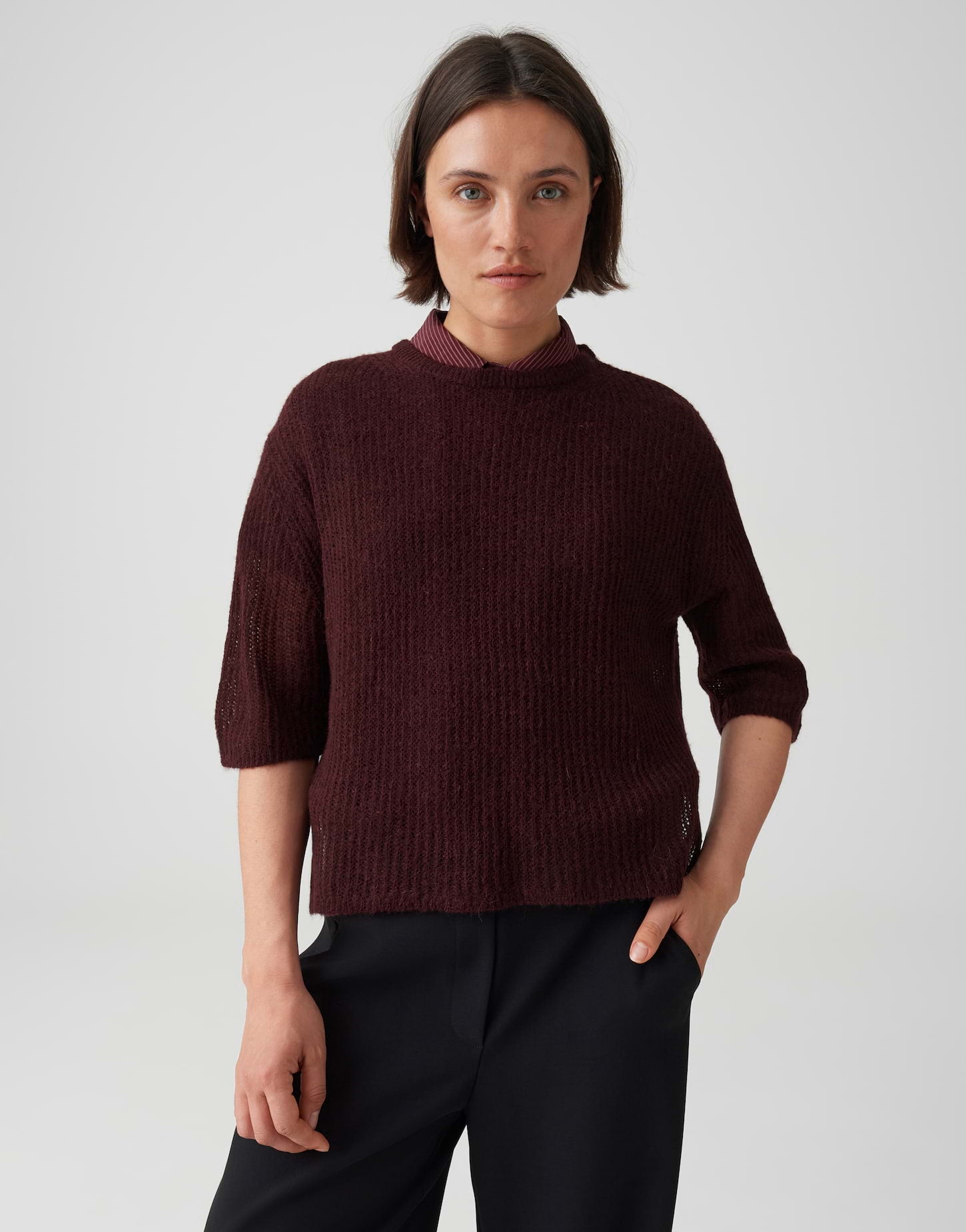 Dein luftiger Feinstrick-Pullover mit Seitenschlitzen