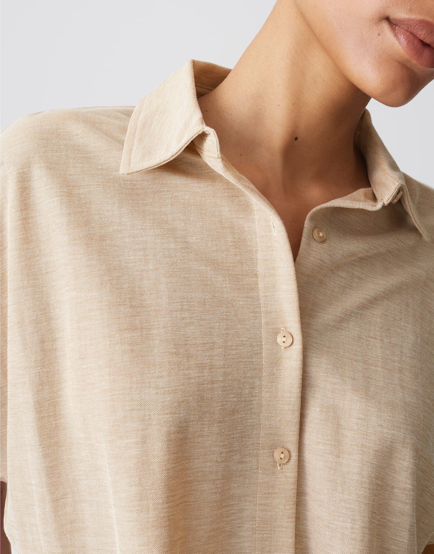 Deine Boxy-Bluse mit Knoten-Detail
