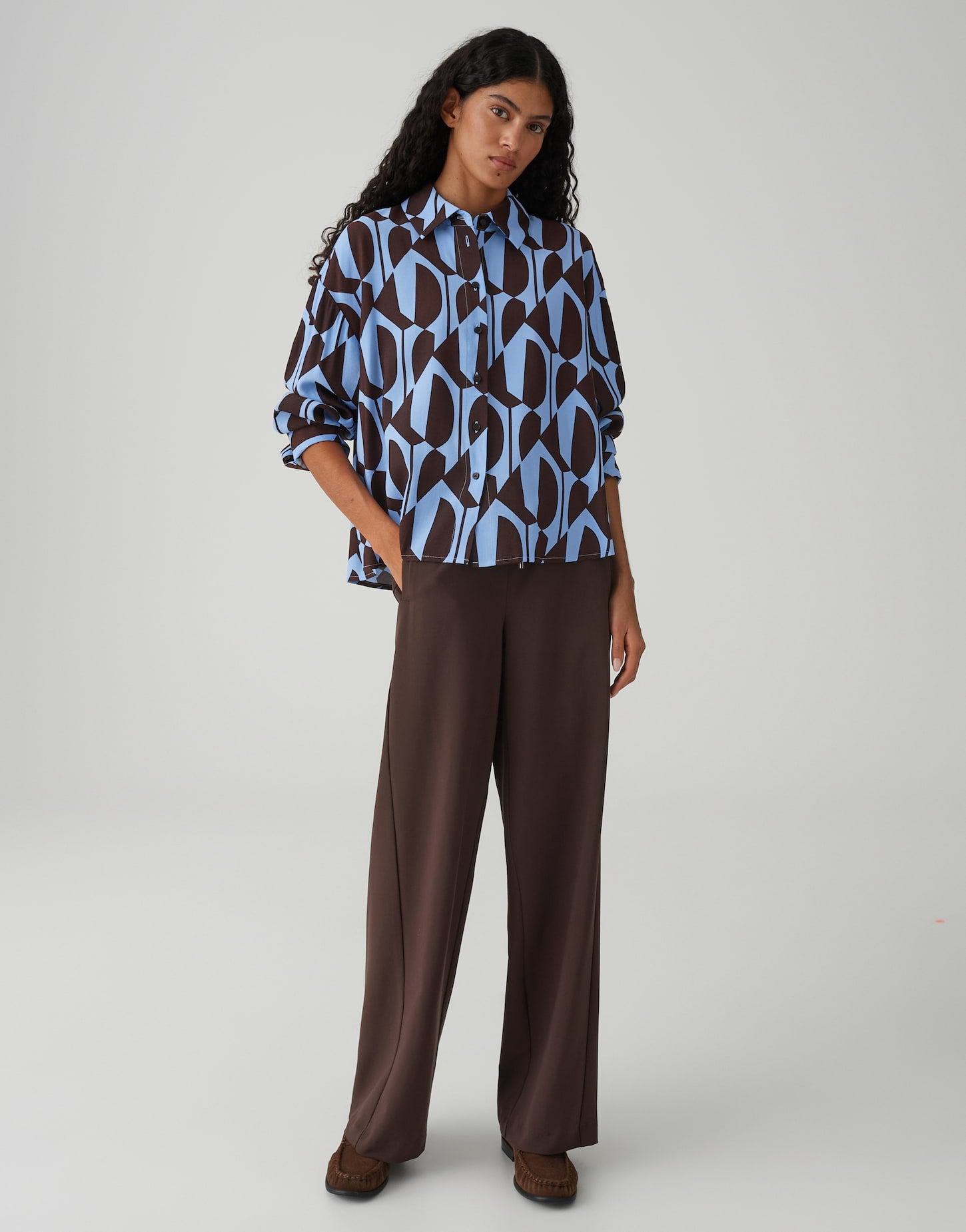 Hemdbluse mit weitem Schnitt und Twillstruktur