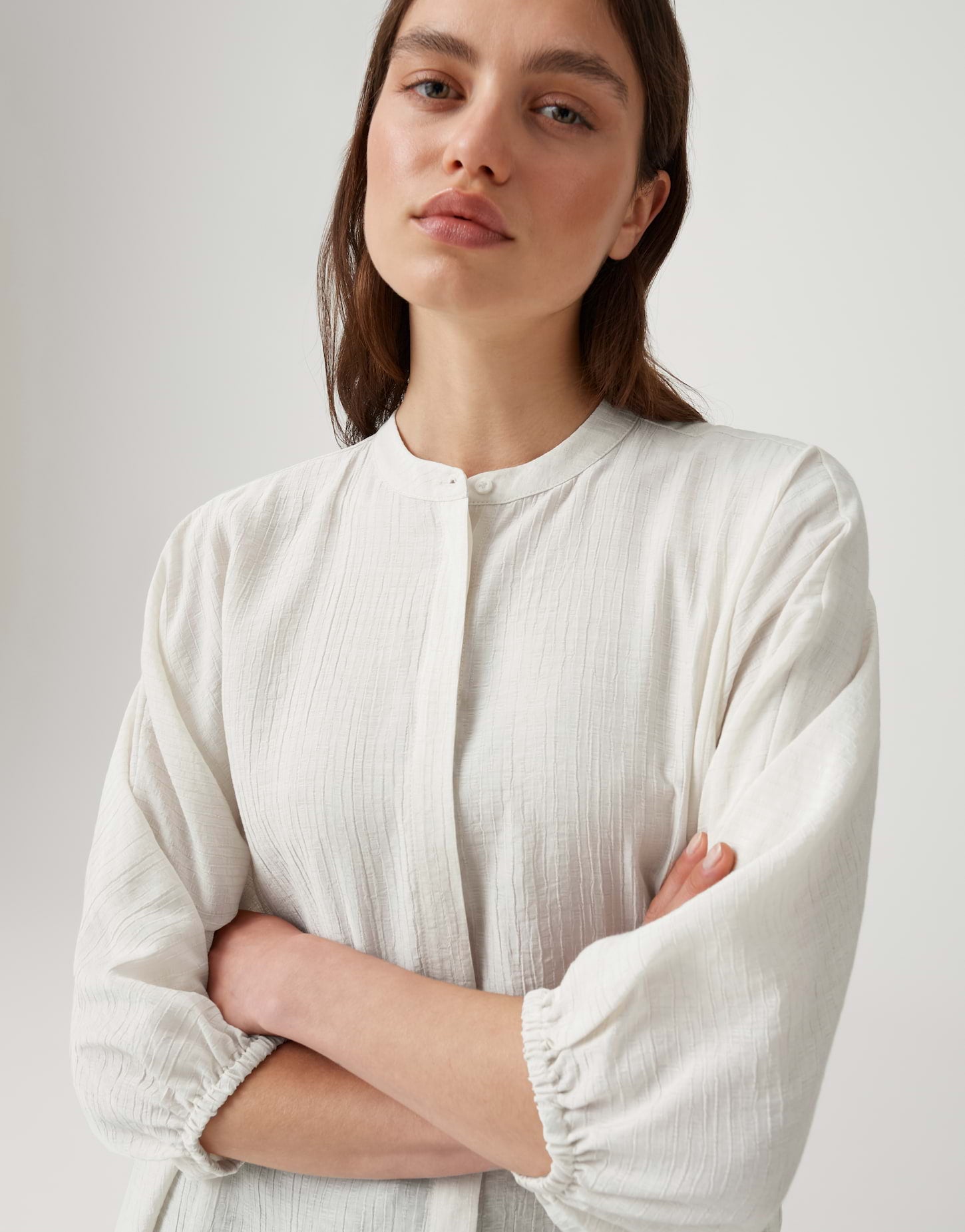 Oversized-Bluse mit Crinkle-Effekt