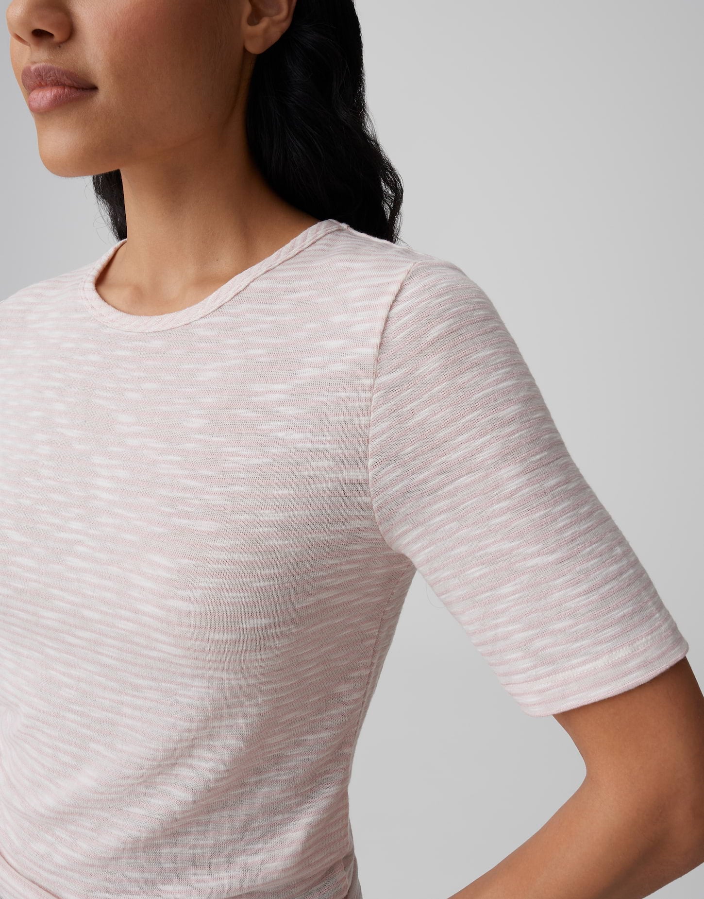 Figurbetontes Shirt in sanften Pastellstreifen
