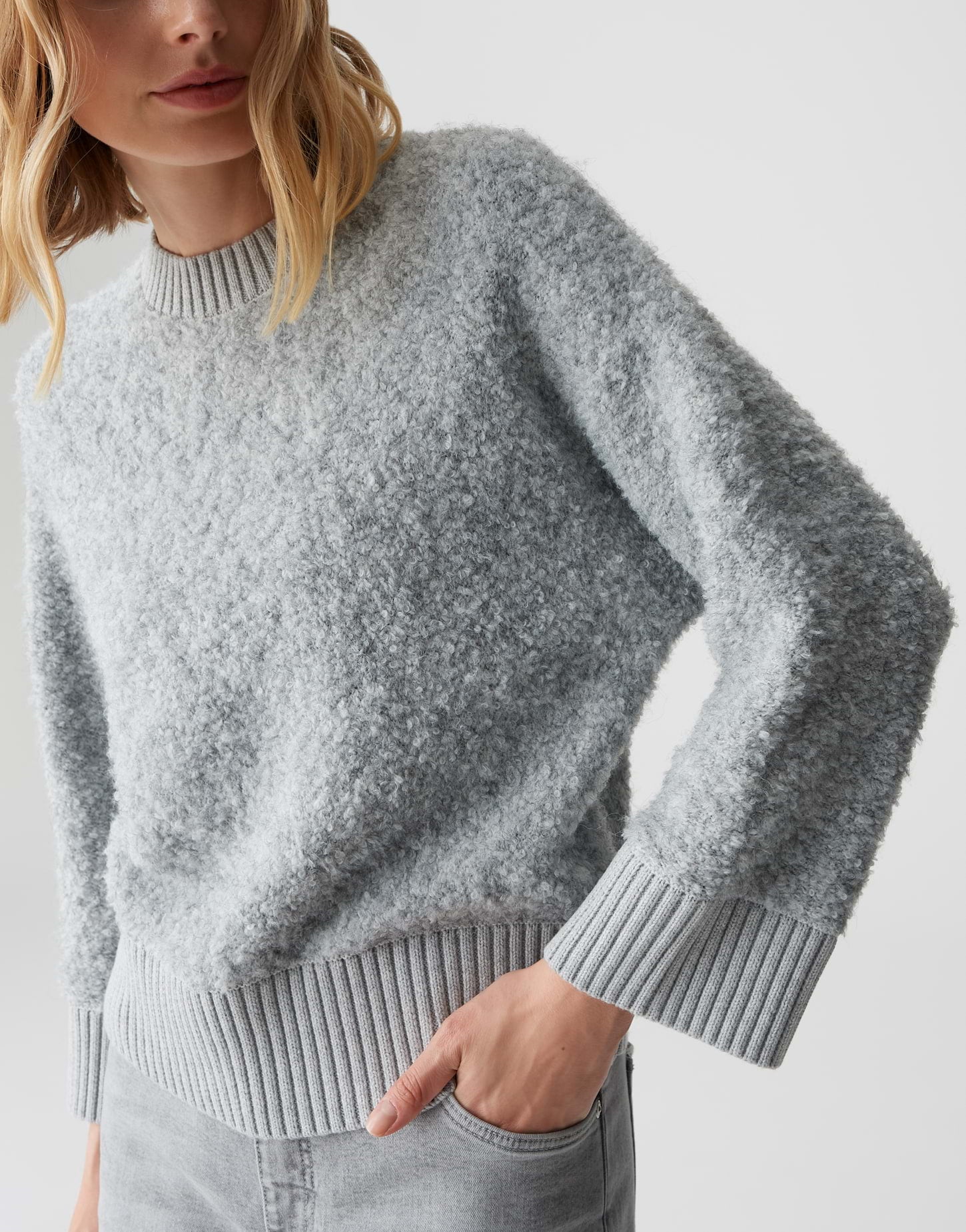 Bouclé-Strickpullover mit flauschiger Oberfläche