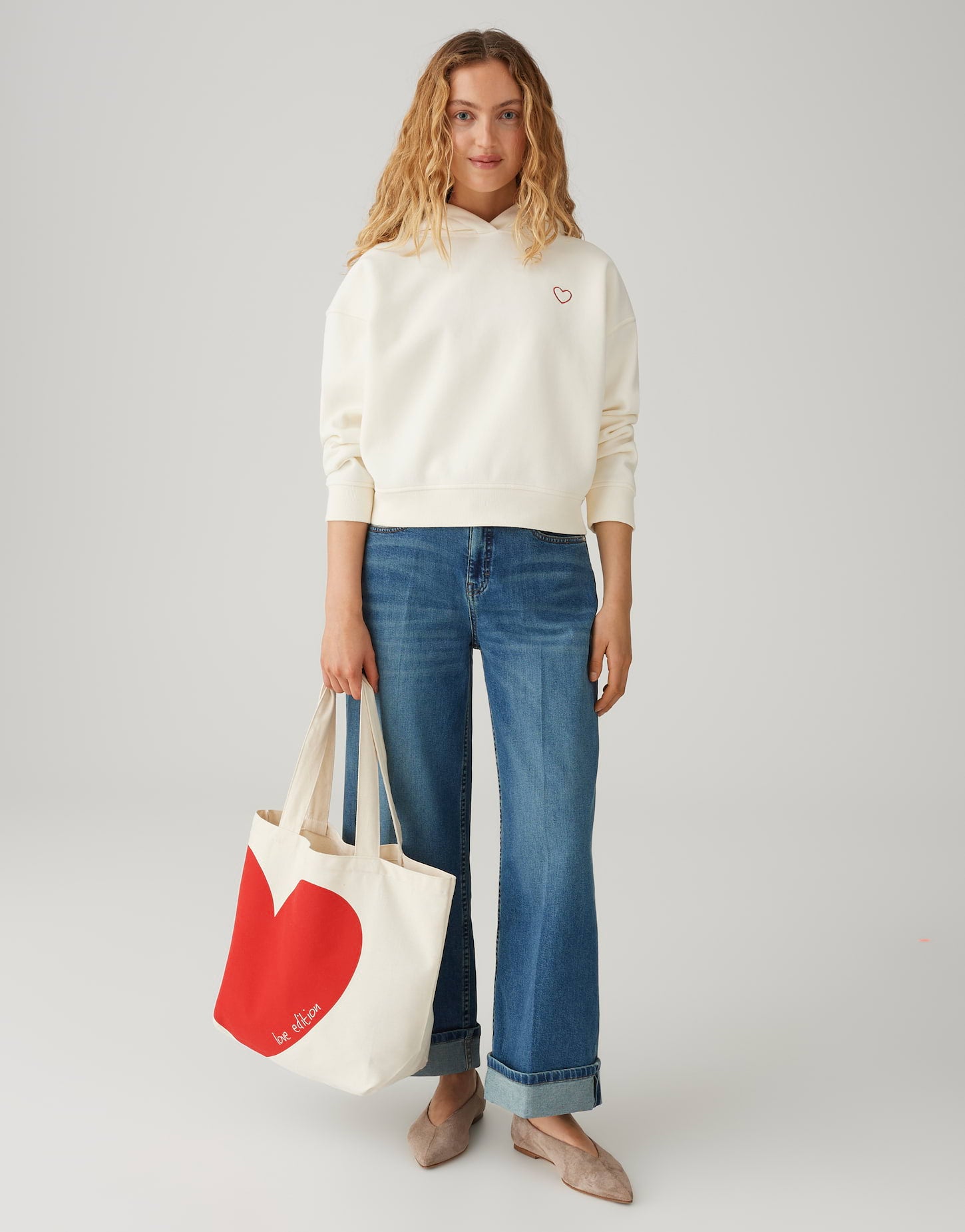 Cropped Hoodie mit Herzstickerei