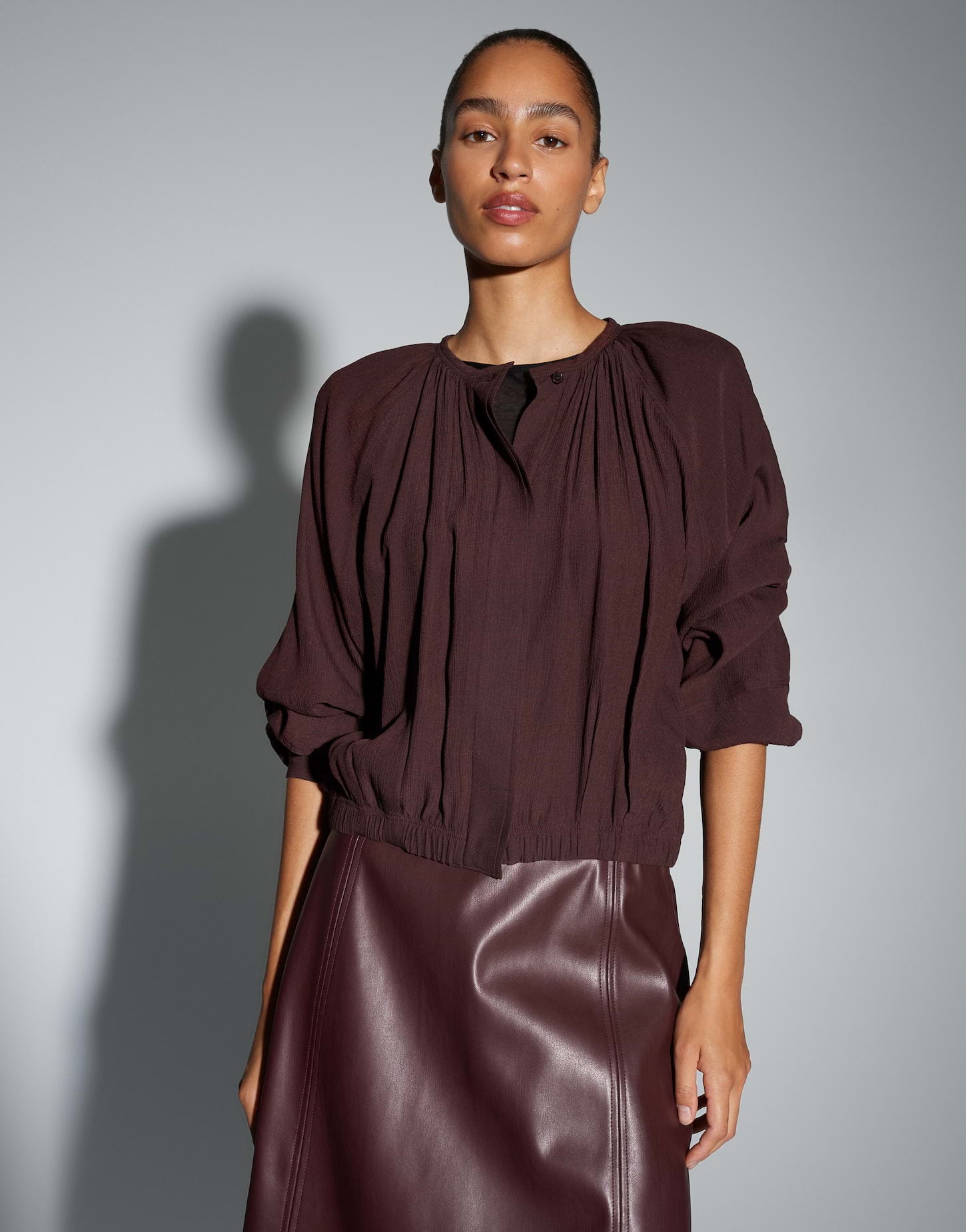 Luftige Crinkle-Bluse mit Ballonärmeln