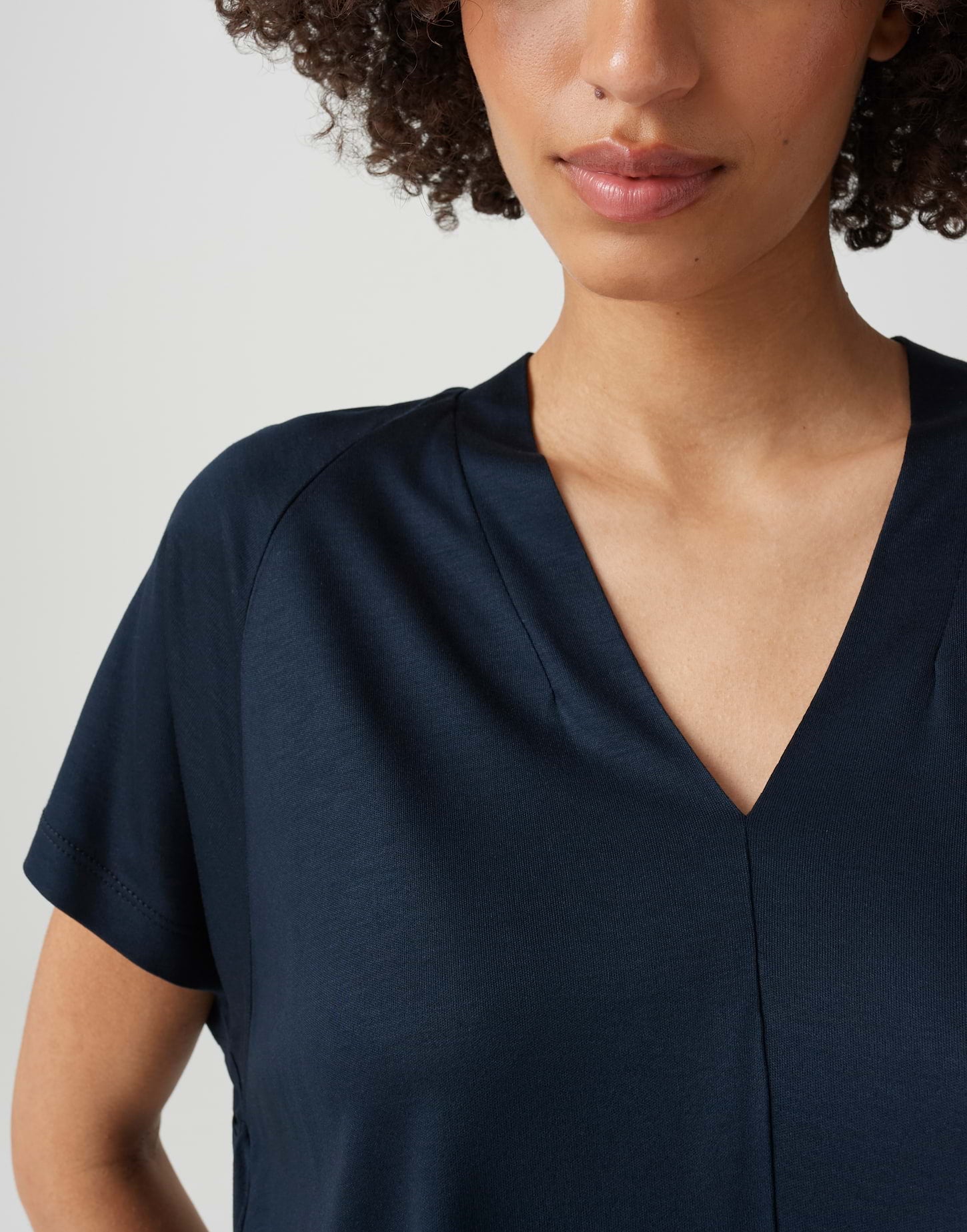 weich fließendes Raglan-Shirt
