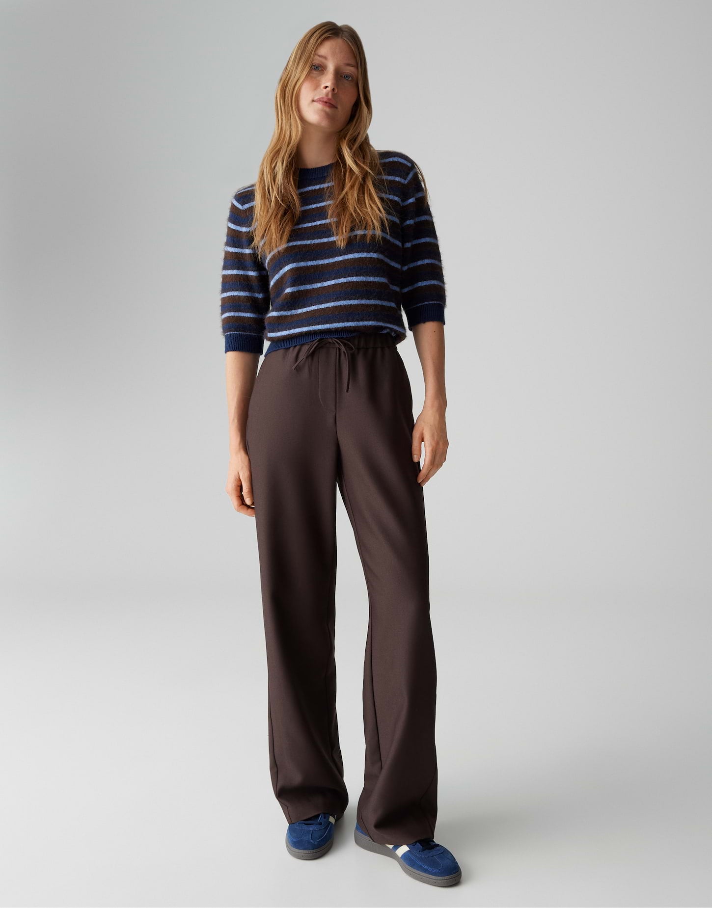 Moderne City Pant mit elastischem Bund und feiner Twillstruktur