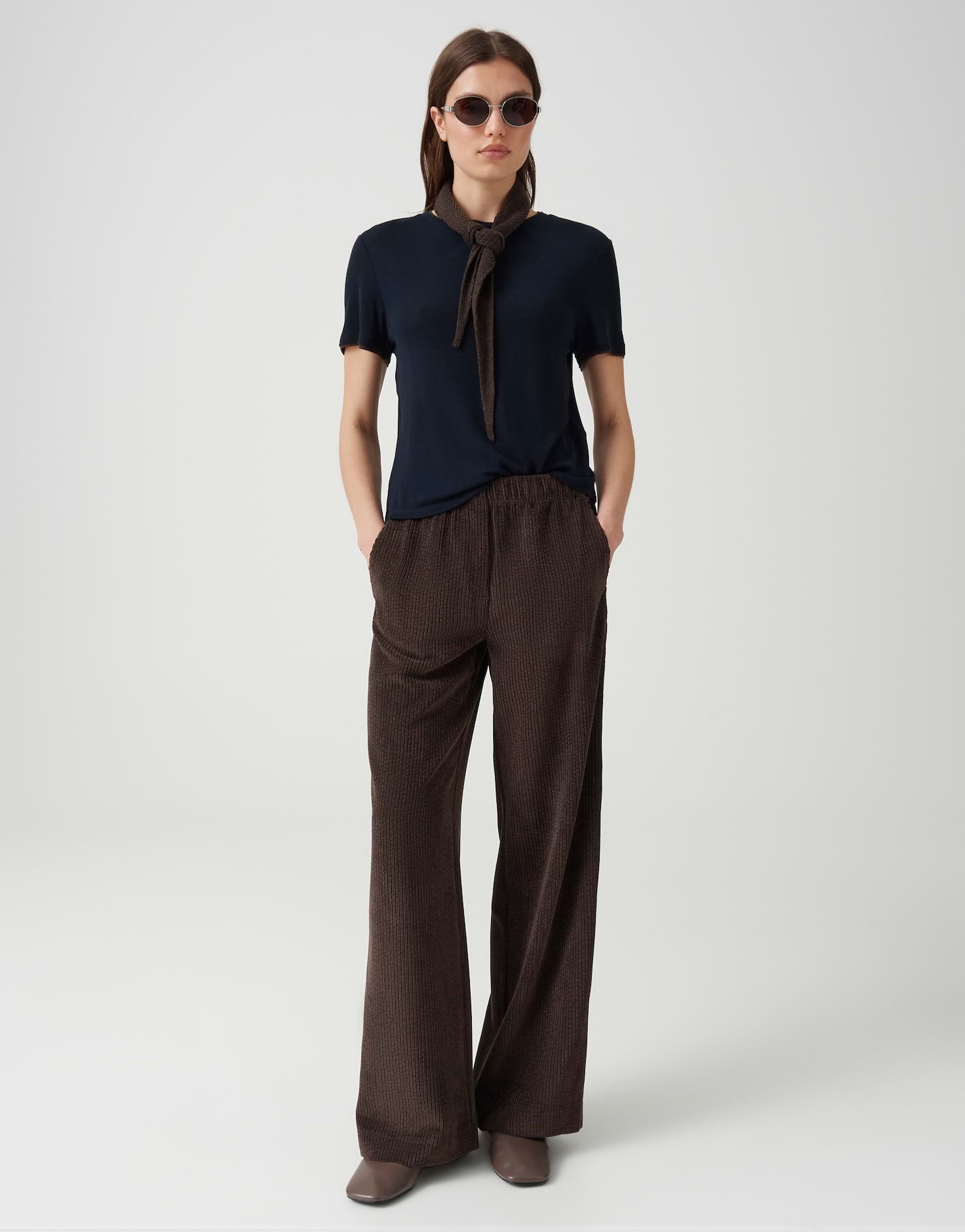 Lässiges Jersey-Shirt mit transparenten Paspel-Details