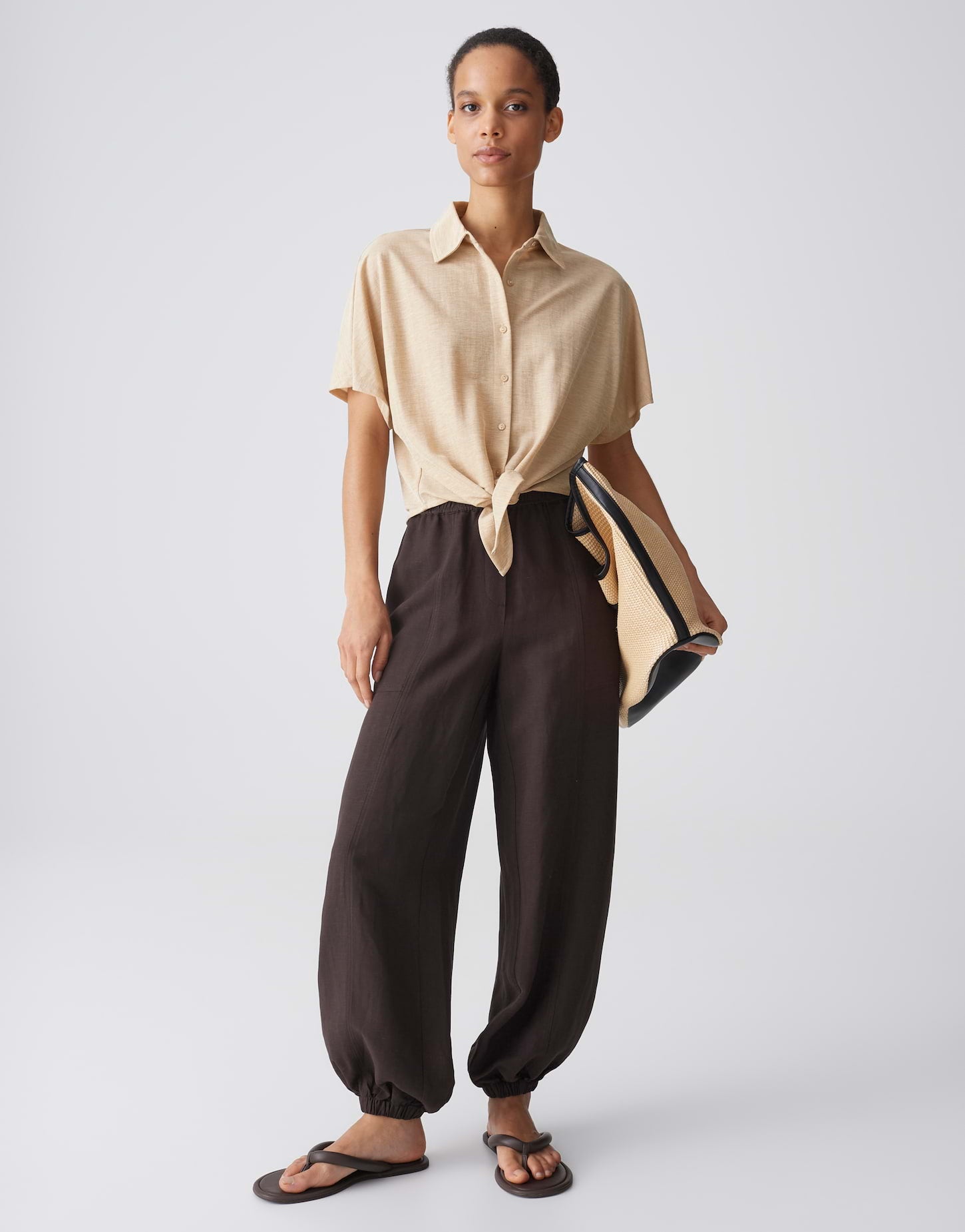 Deine Boxy-Bluse mit Knoten-Detail