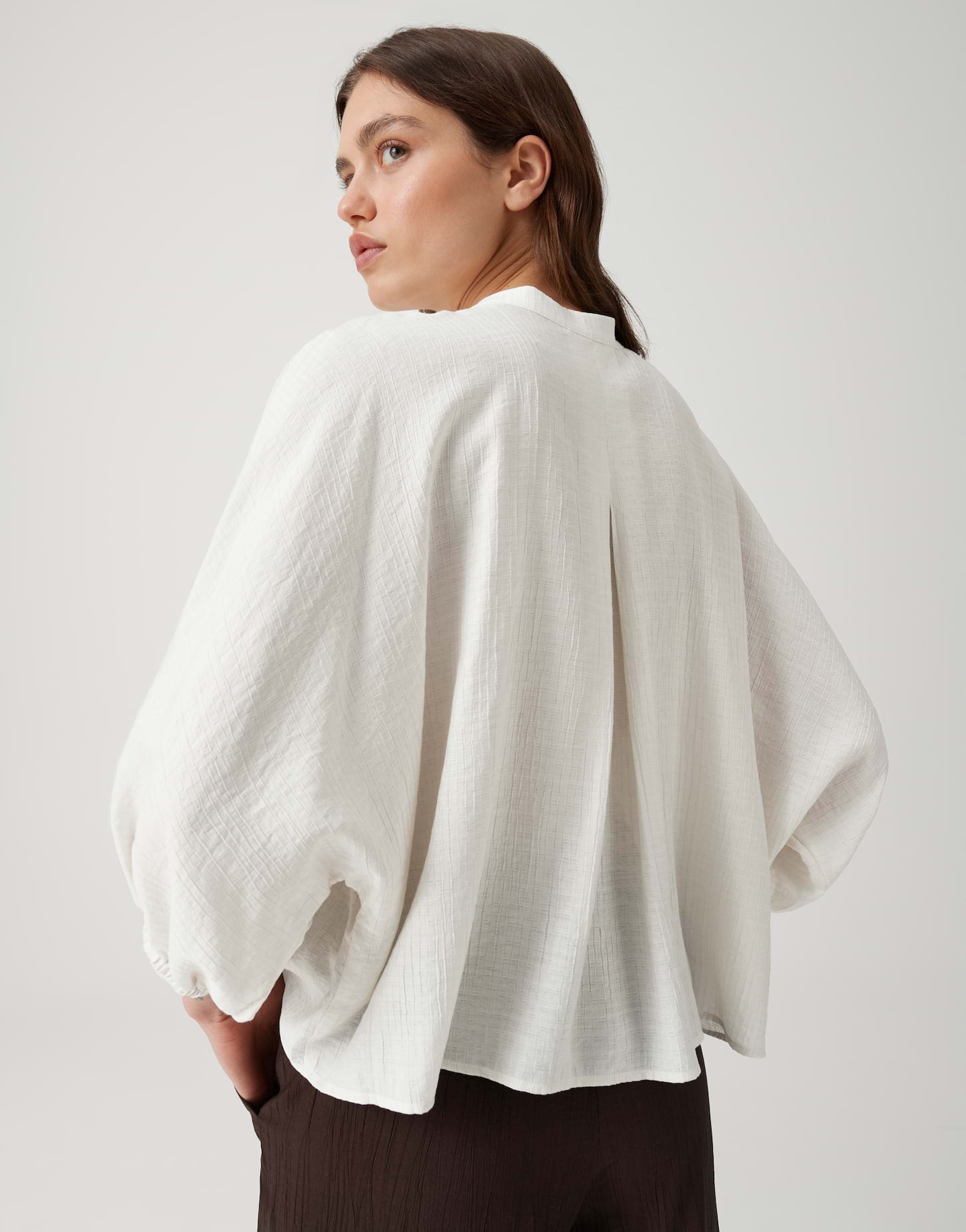 Oversized-Bluse mit Crinkle-Effekt