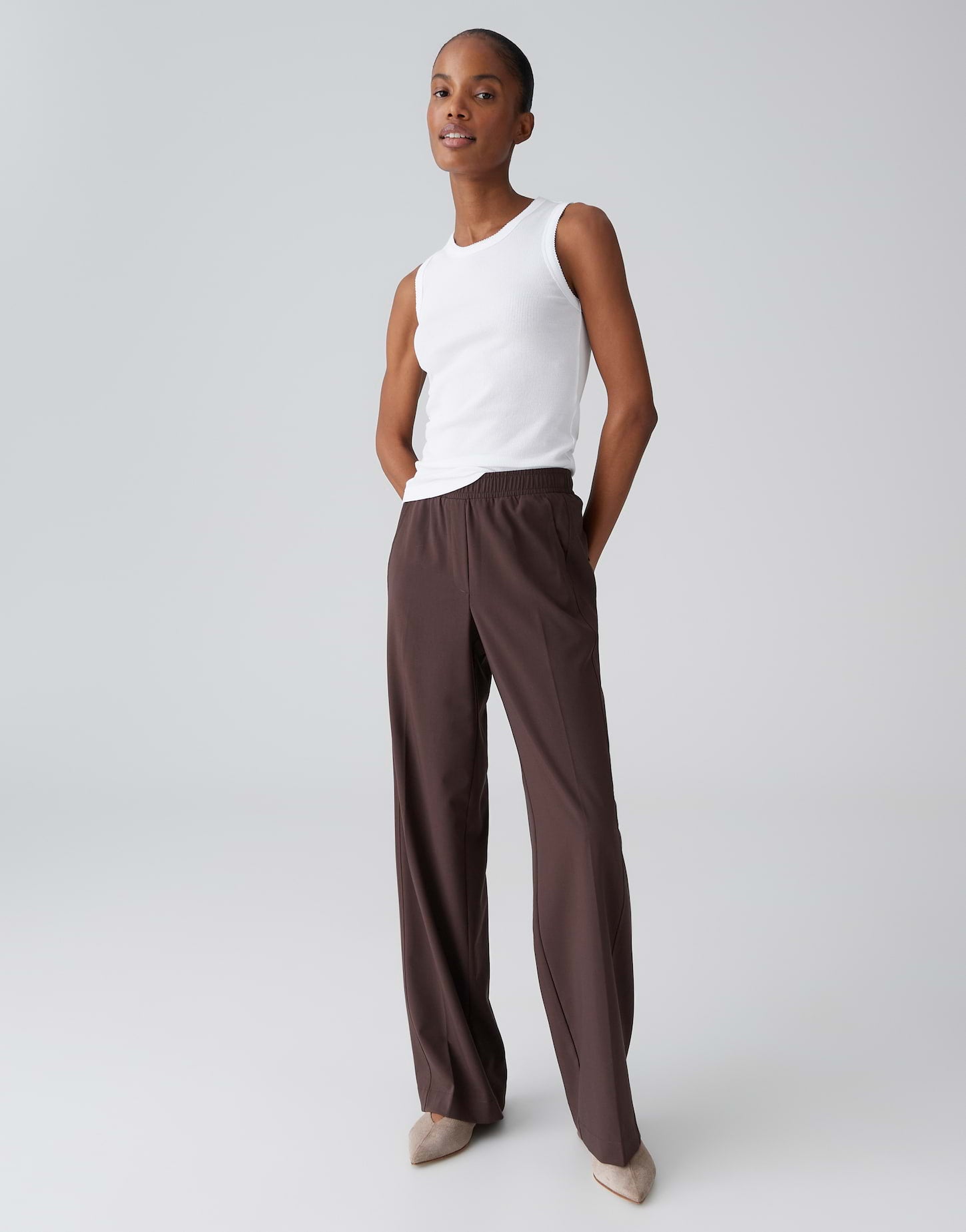 Neues Ripp-Top mit Spitzenborte