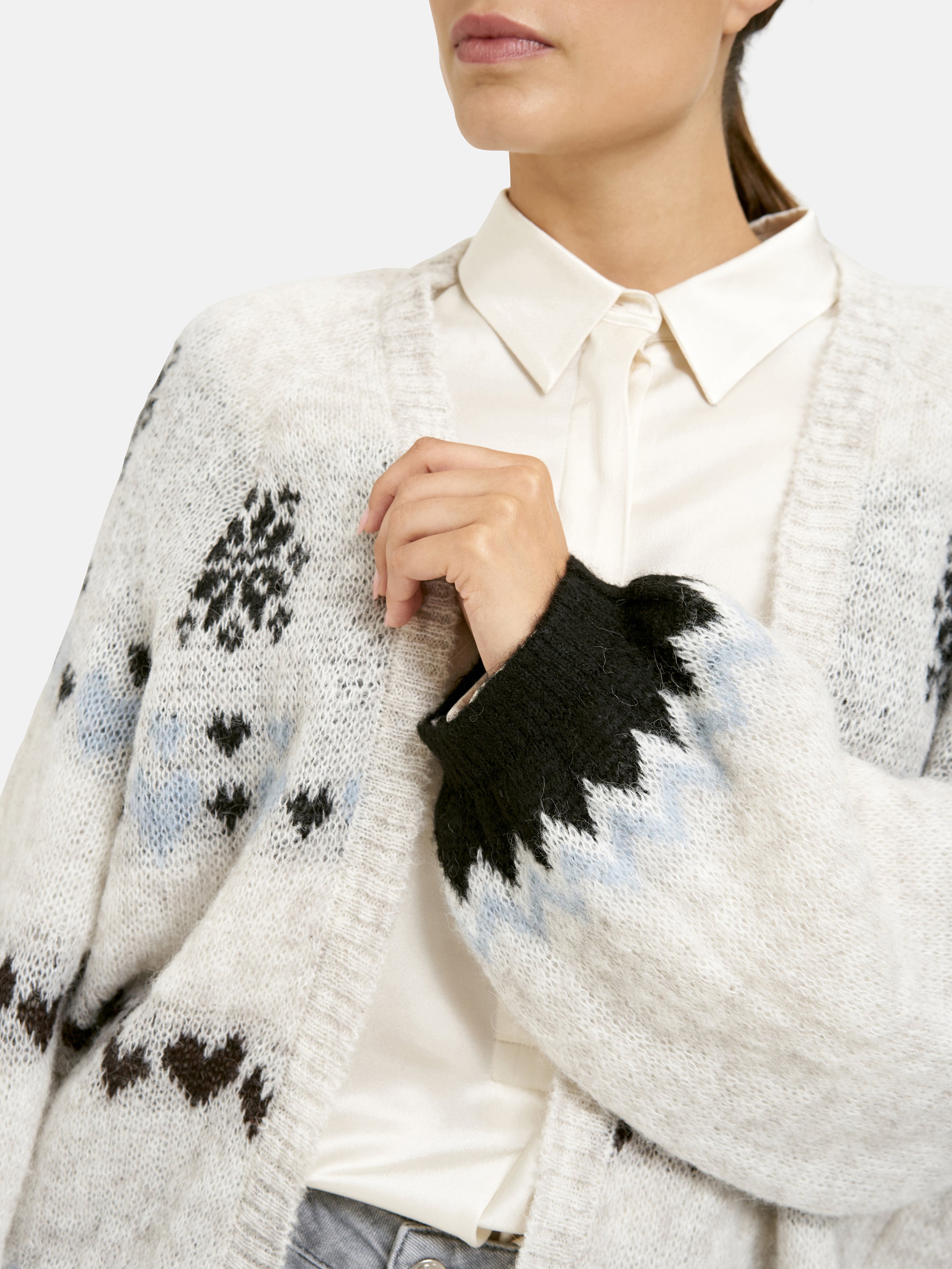 Offene Strickjacke mit Intarsien