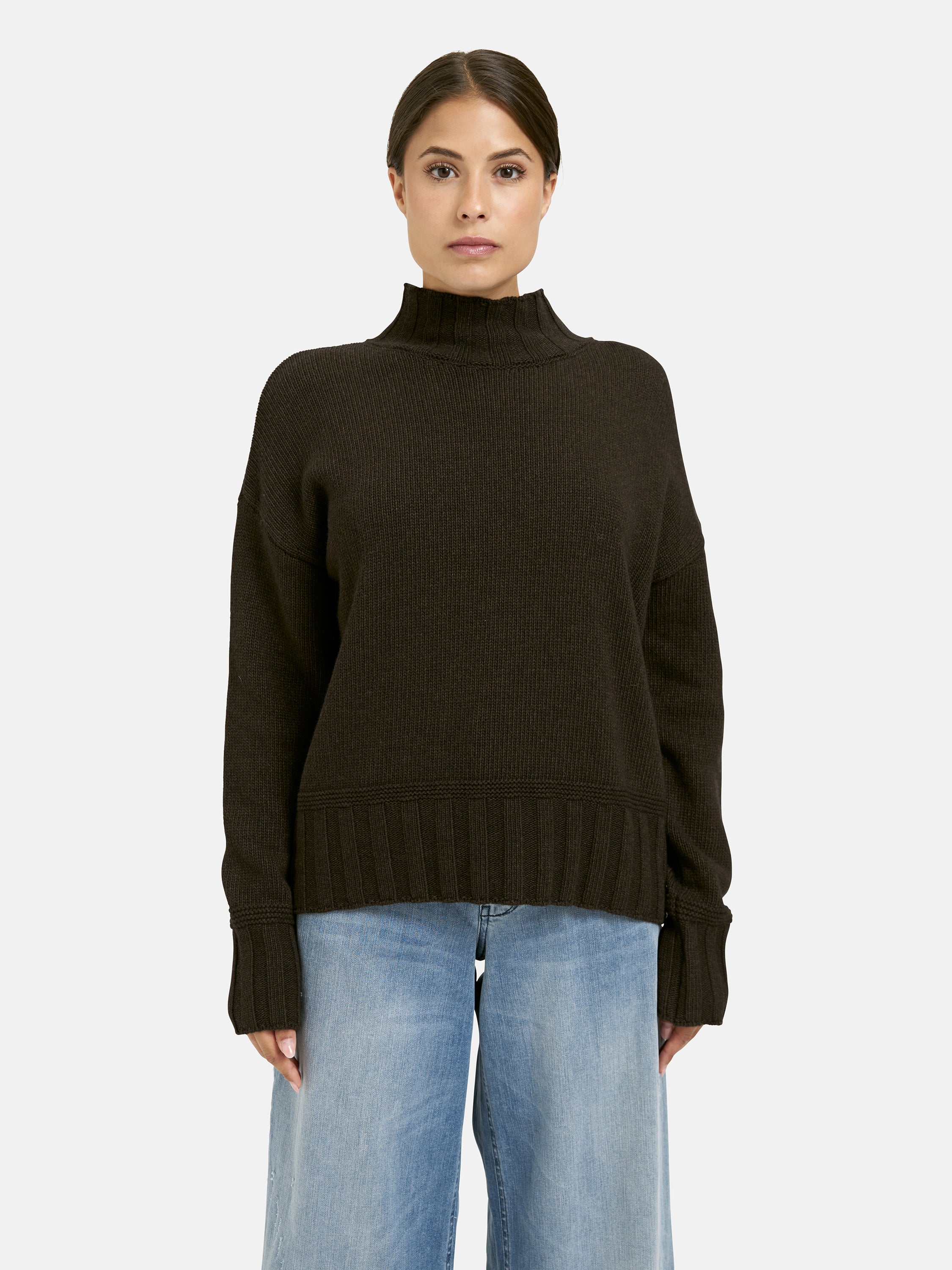 Luxuriöser Pullover mit Stehkragen