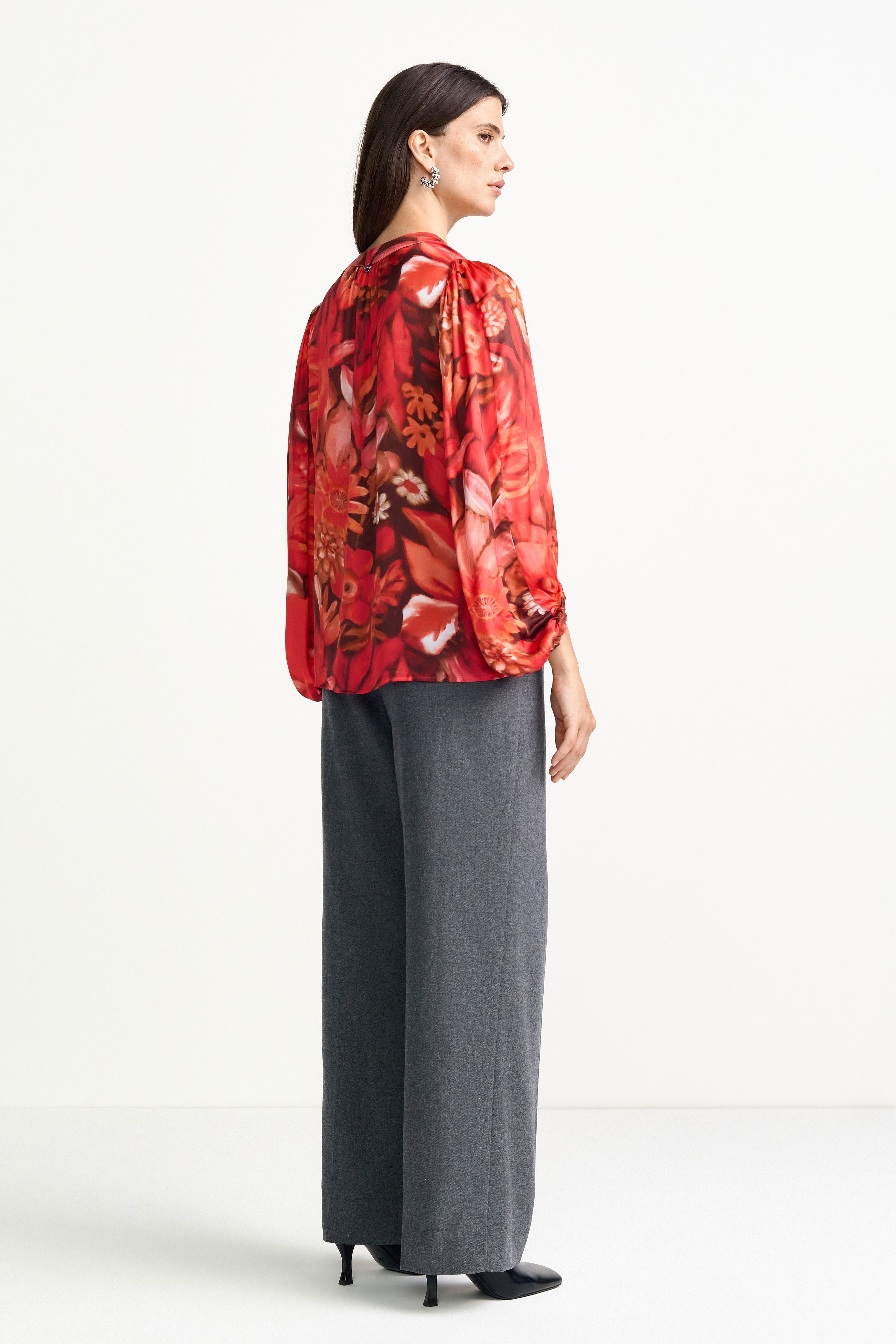 Rote Bluse mit floralem Print und Ballonärmeln