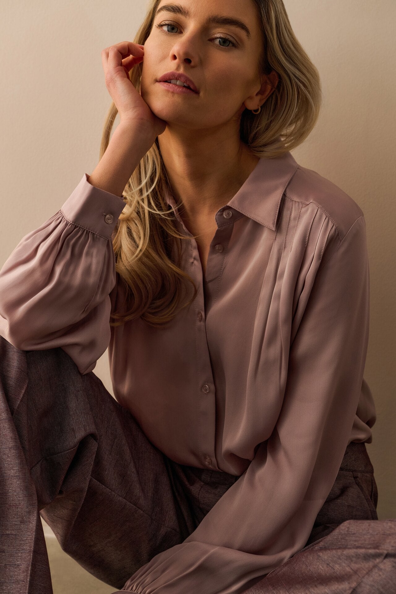 Elegante Bluse mit feinen Plisseedetails