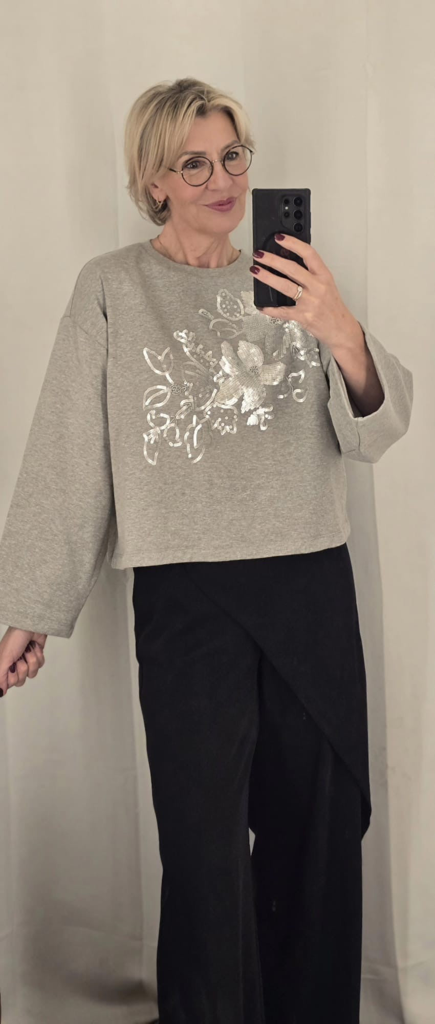 Melierter Oversized Pullover mit Blumenstickerei