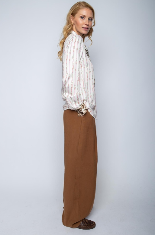 Hemdbluse mit Kontrastschluppe & modischem Patch-Print