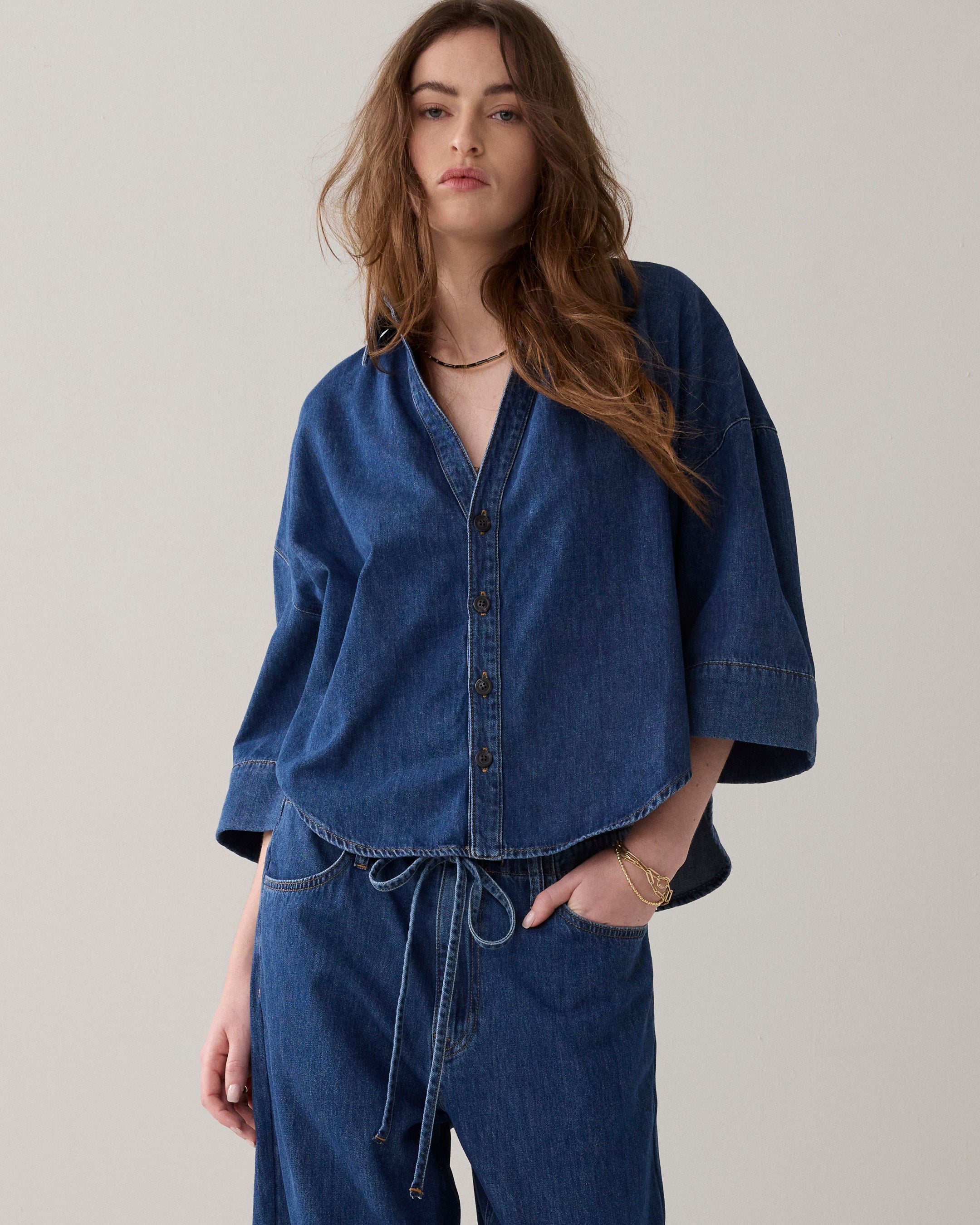 Leichte Denim-Bluse mit Kimono-Details