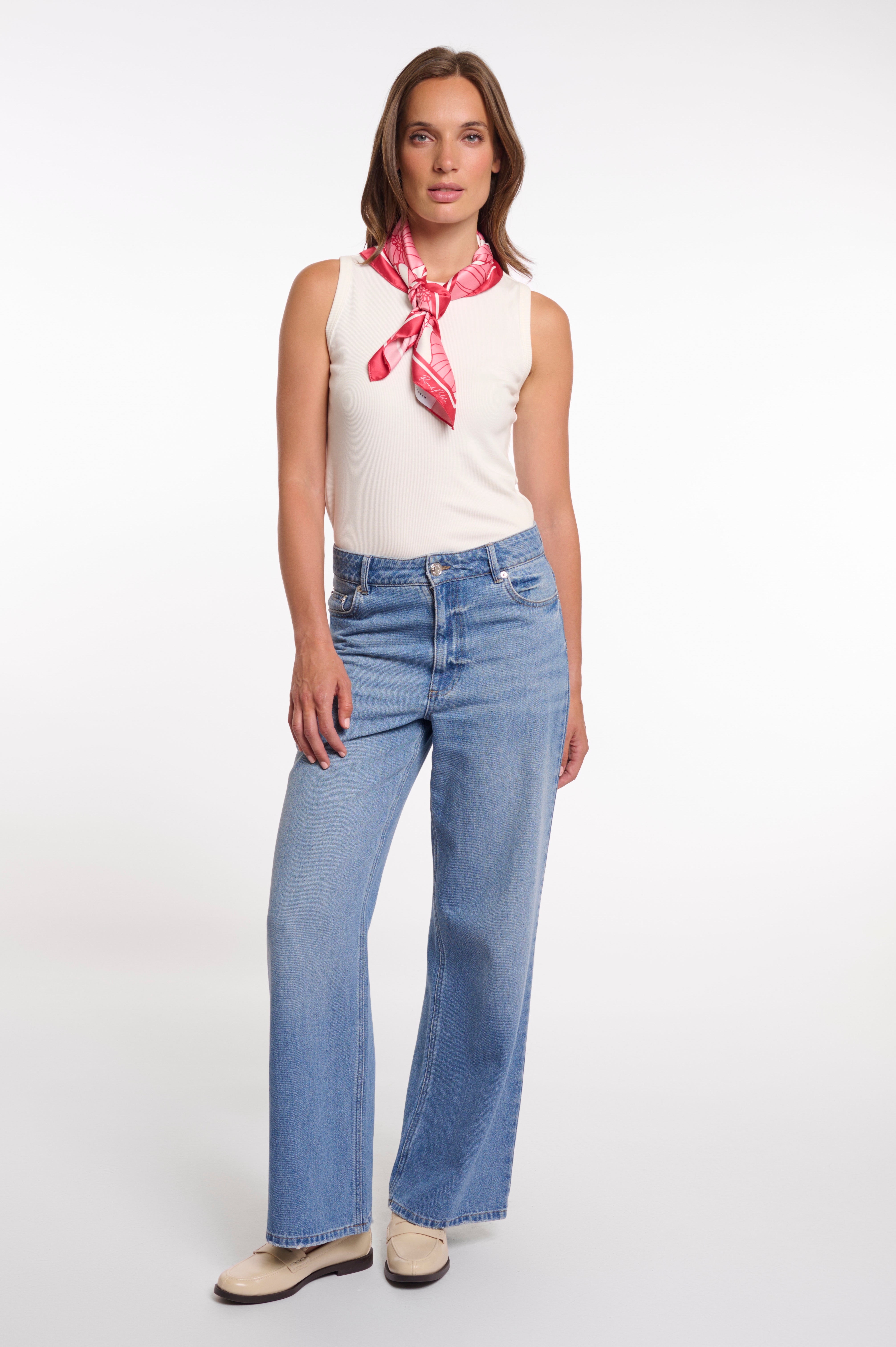 Seidentuch mit floraler Eleganz "Bozi"