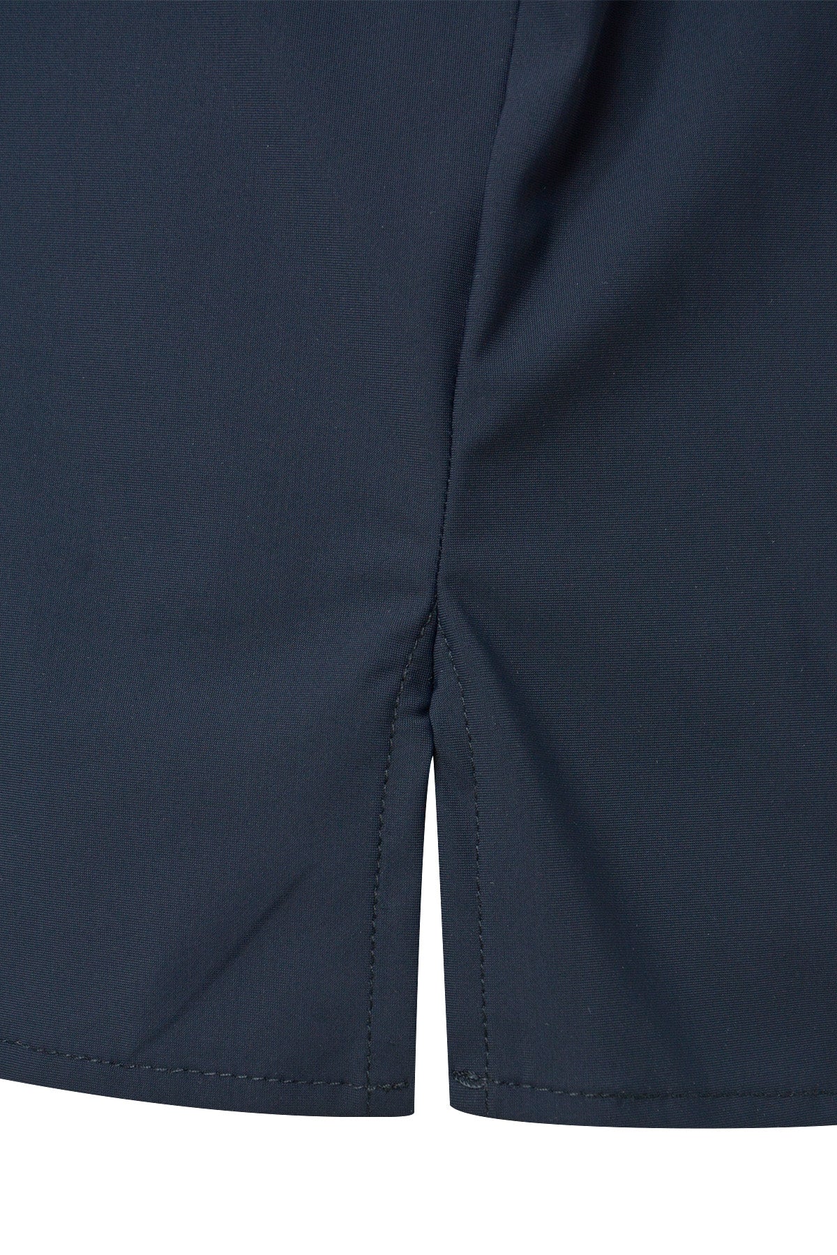 Die perfekte Navy-Bluse