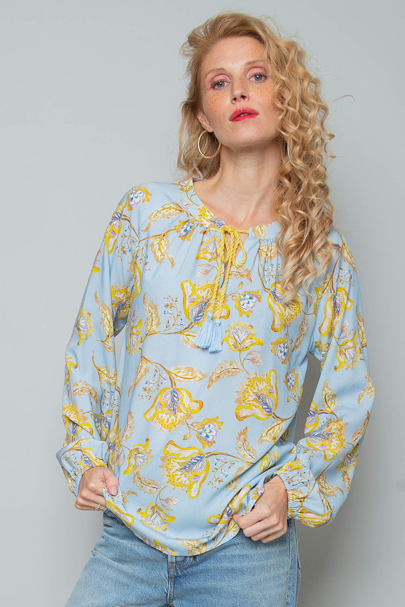 Tunika Bluse mit filigranem Blumenmuster