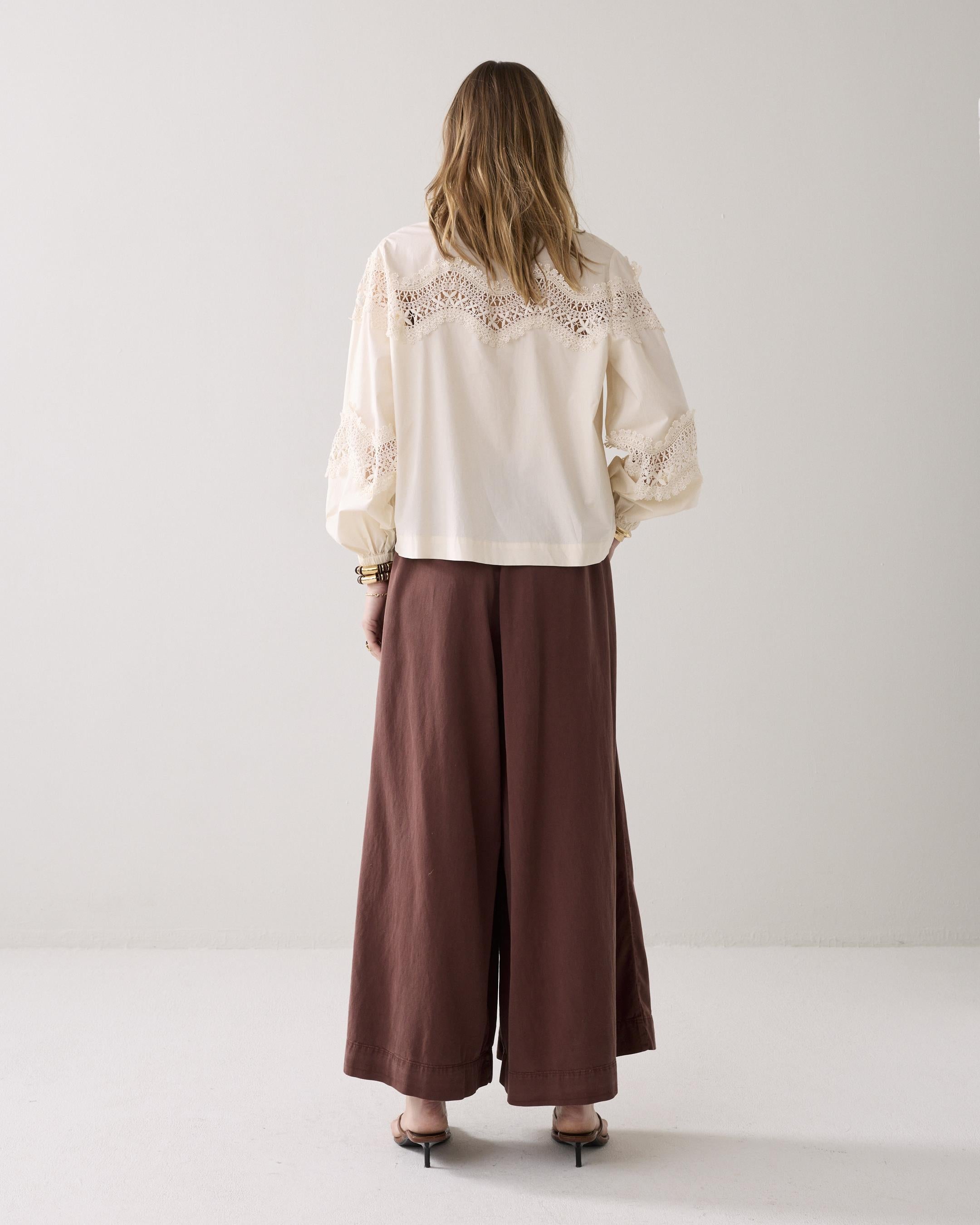 Palazzo-Hose mit fließendes Volumen in edlem Schokobraun