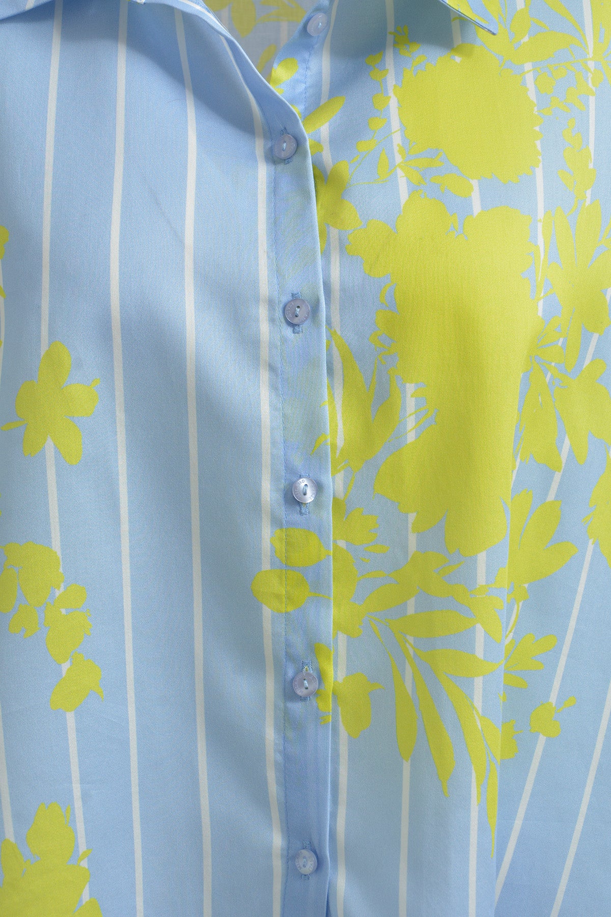 Deine neue Oversize-Bluse mit Flower-Power